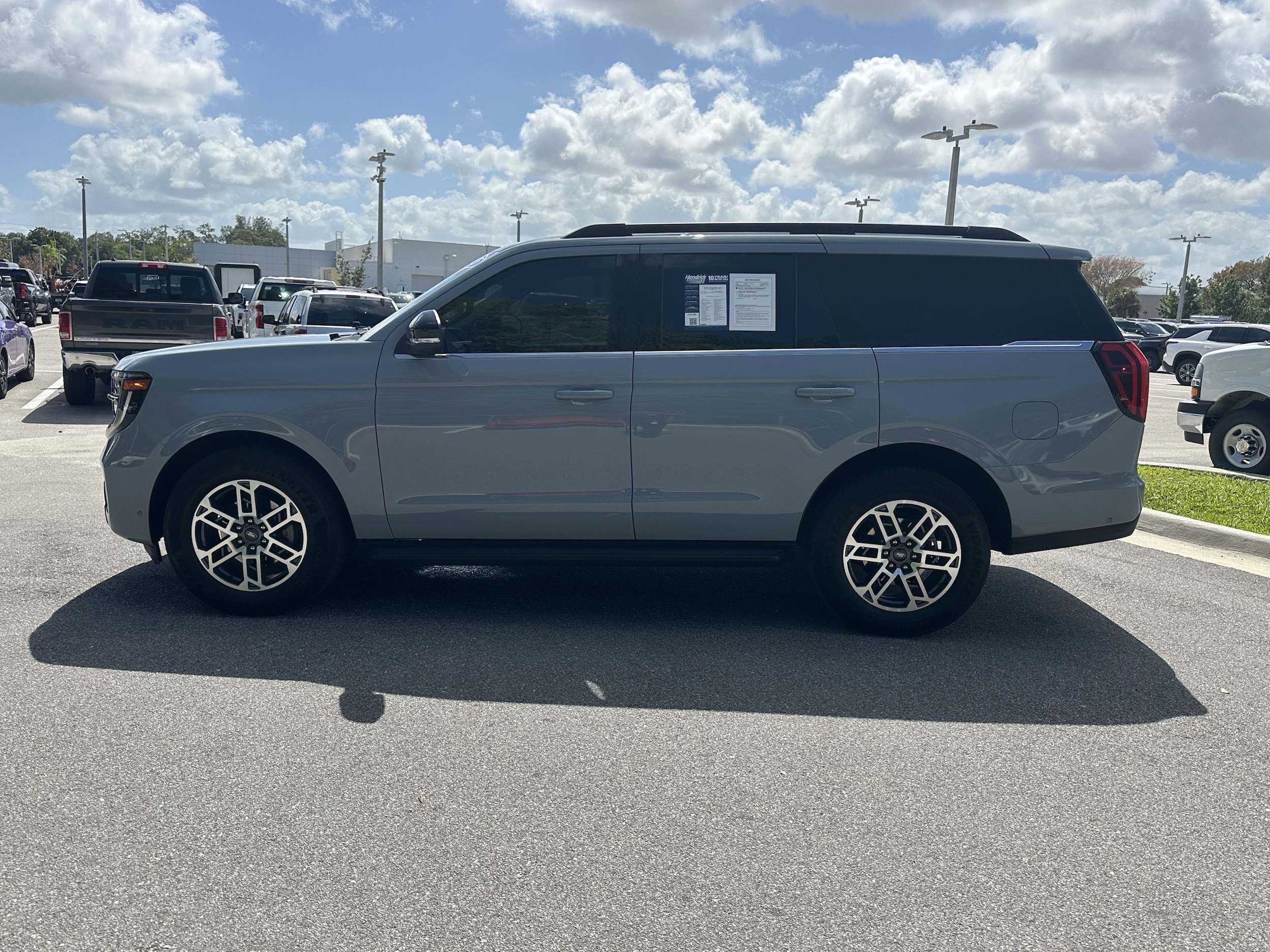 2025 Ford Expedition Active photo 5