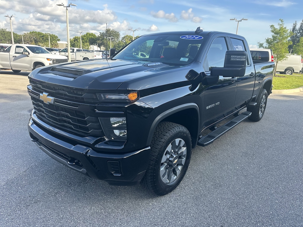 Used 2024 Chevrolet Silverado 2500HD Custom Pickup