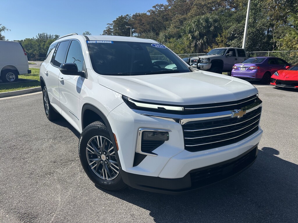 Certified 2025 Chevrolet Traverse FWD LT SUV