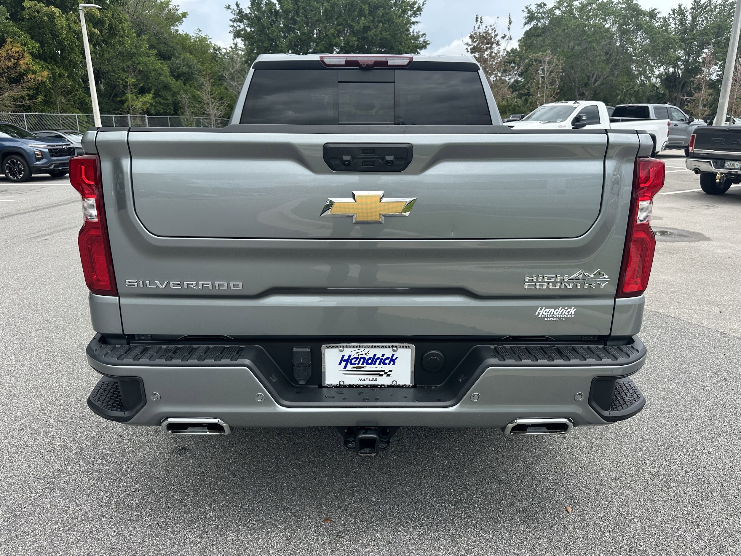 2024 Chevrolet Silverado 1500 High Country photo 3