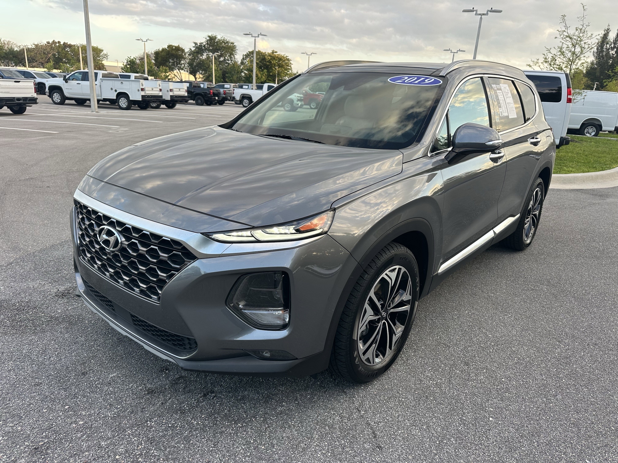 2019 Hyundai Santa Fe Ultimate photo 4