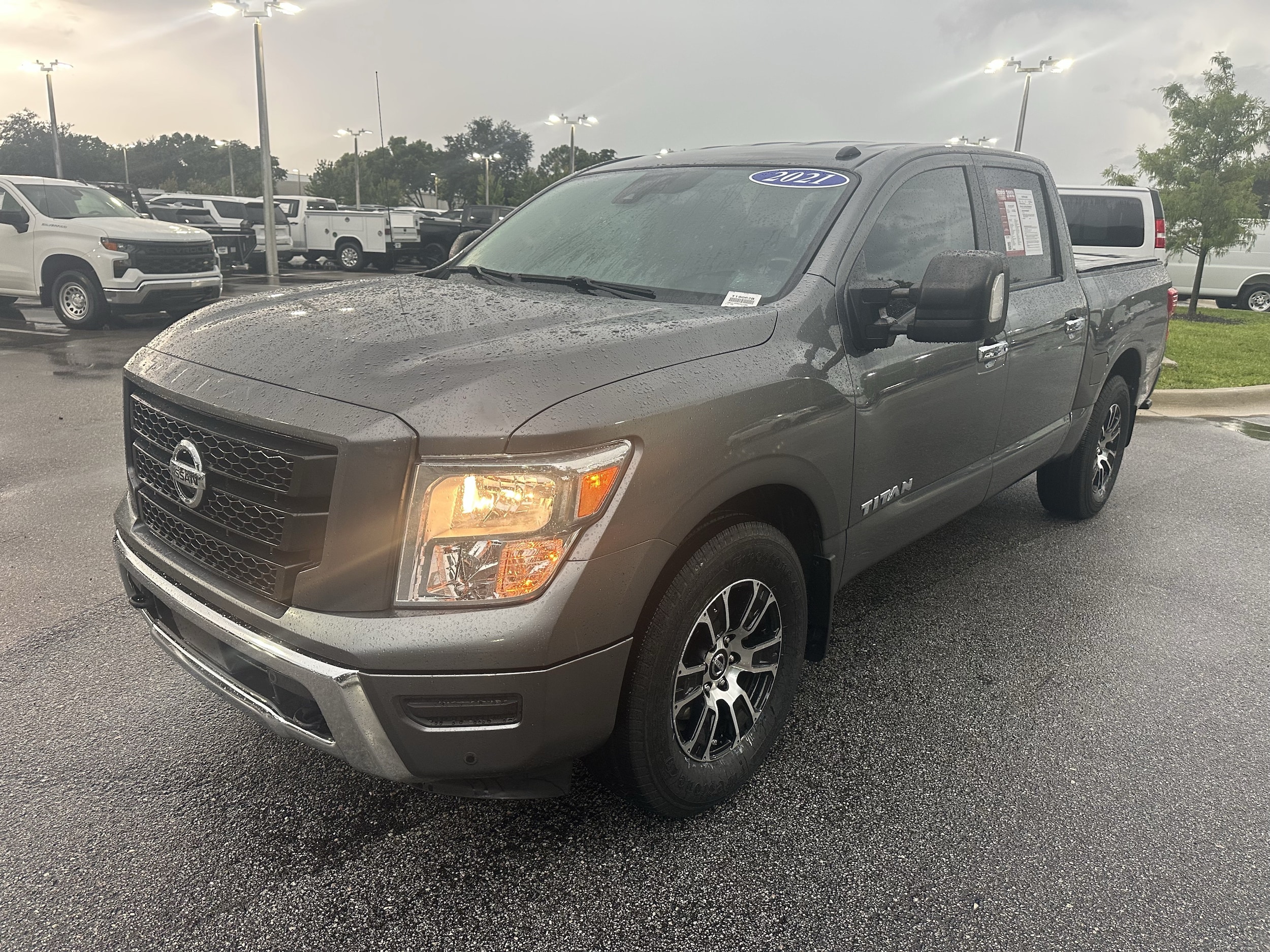 Nissan Titan SV