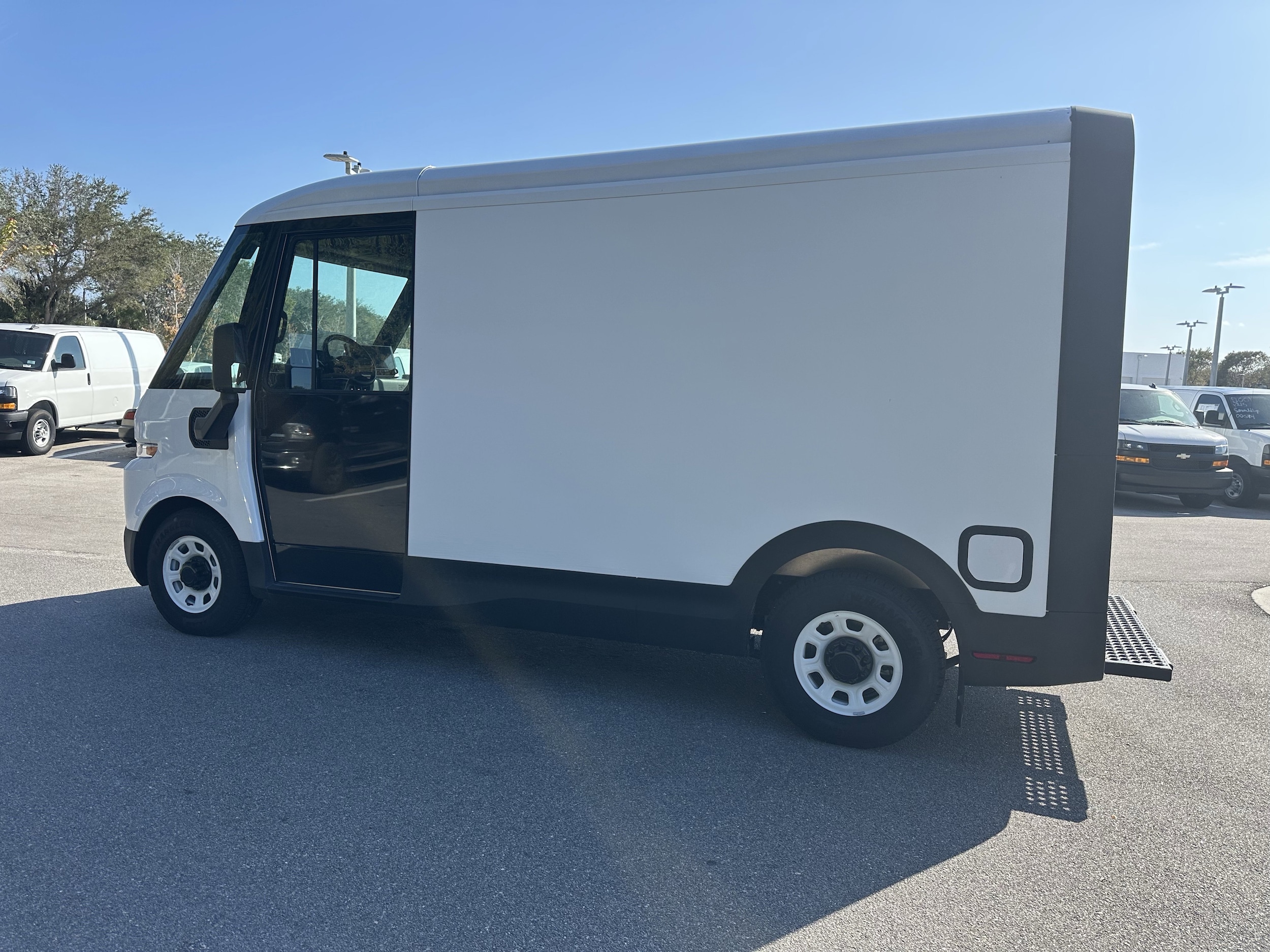 2024 Brightdrop Zevo 400 EJY photo 5