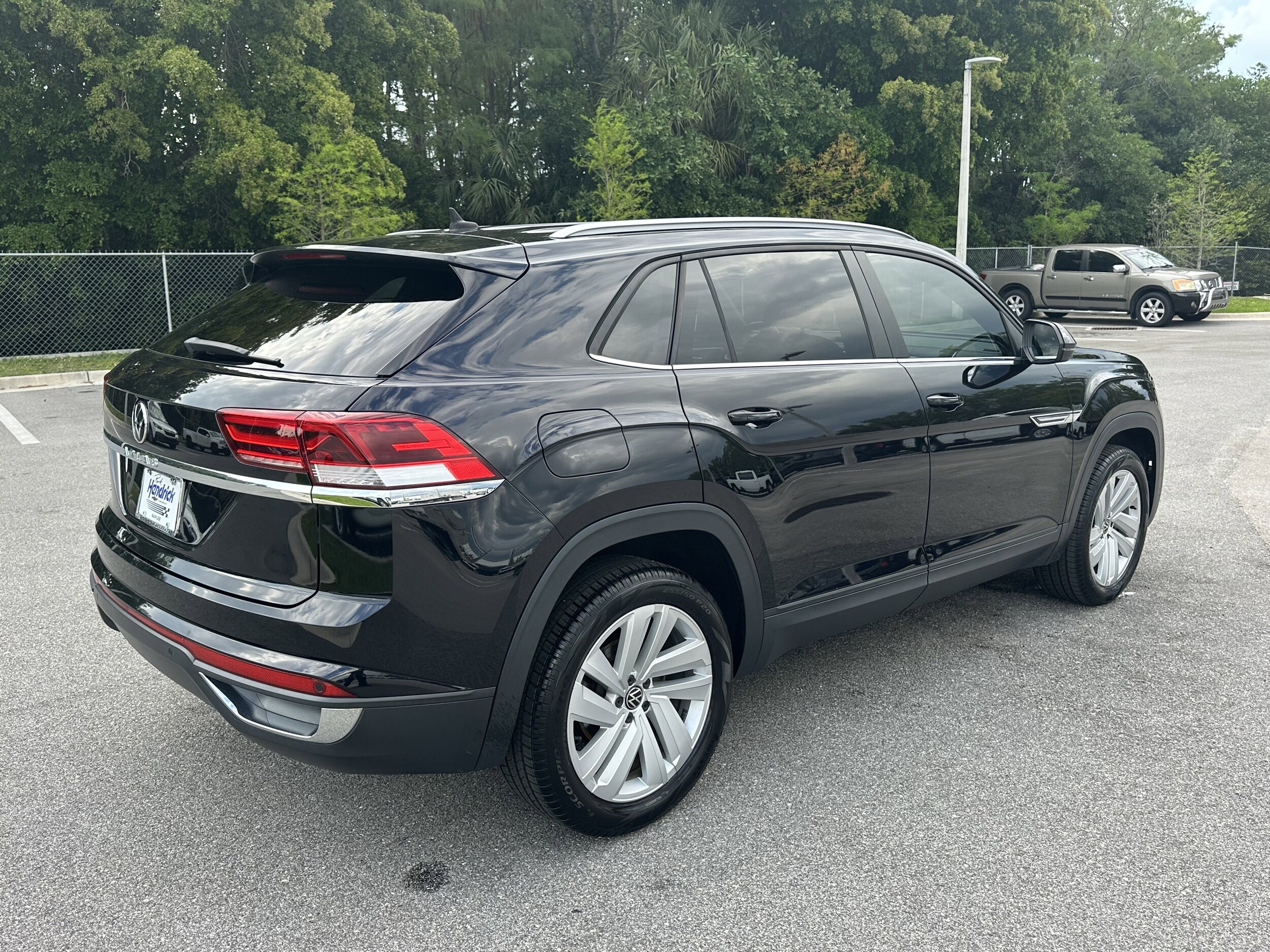 2021 Volkswagen Atlas Cross Sport 3.6L V6 SE w/Technology photo 3