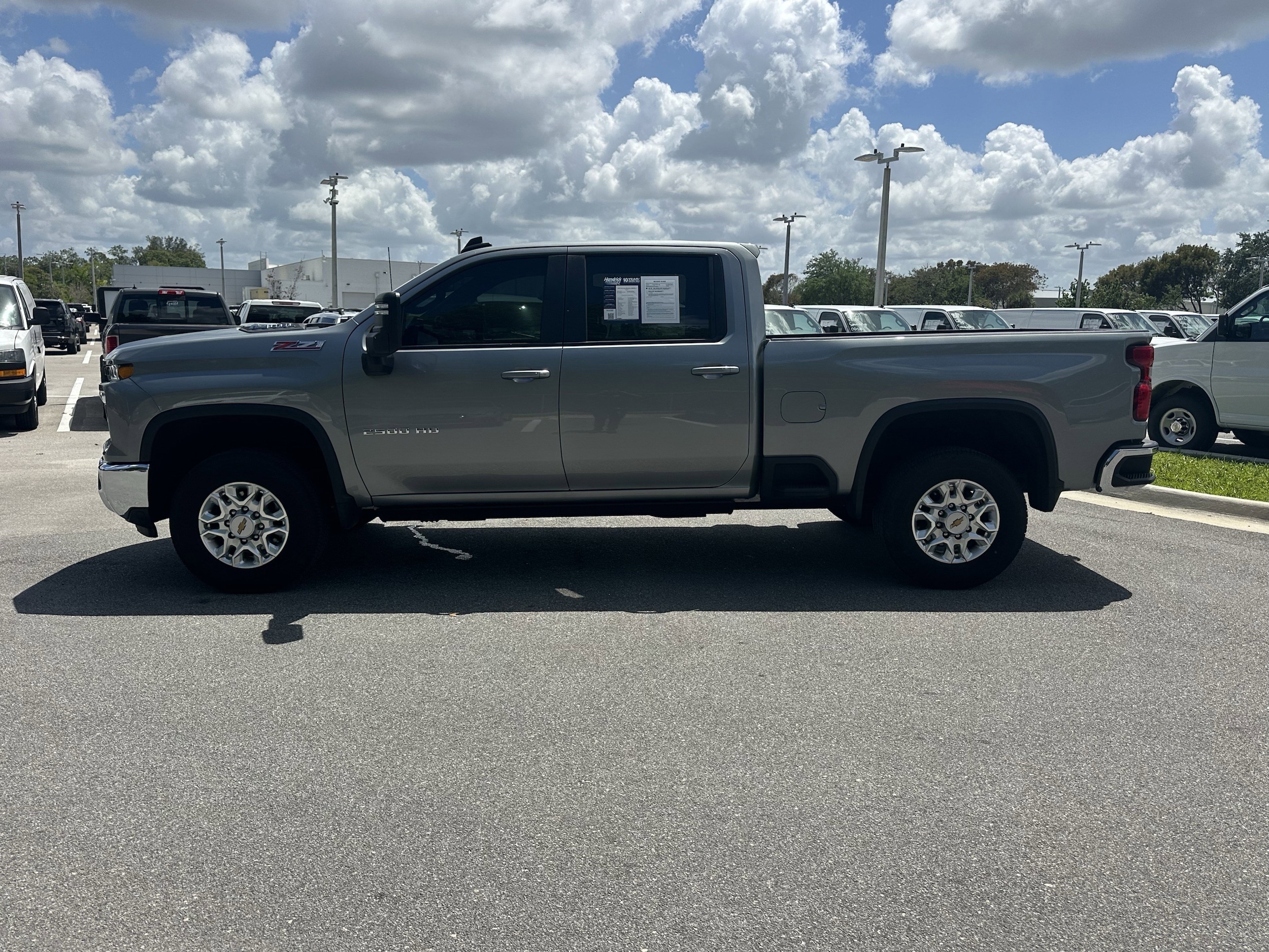 2024 Chevrolet Silverado 2500HD LT photo 5