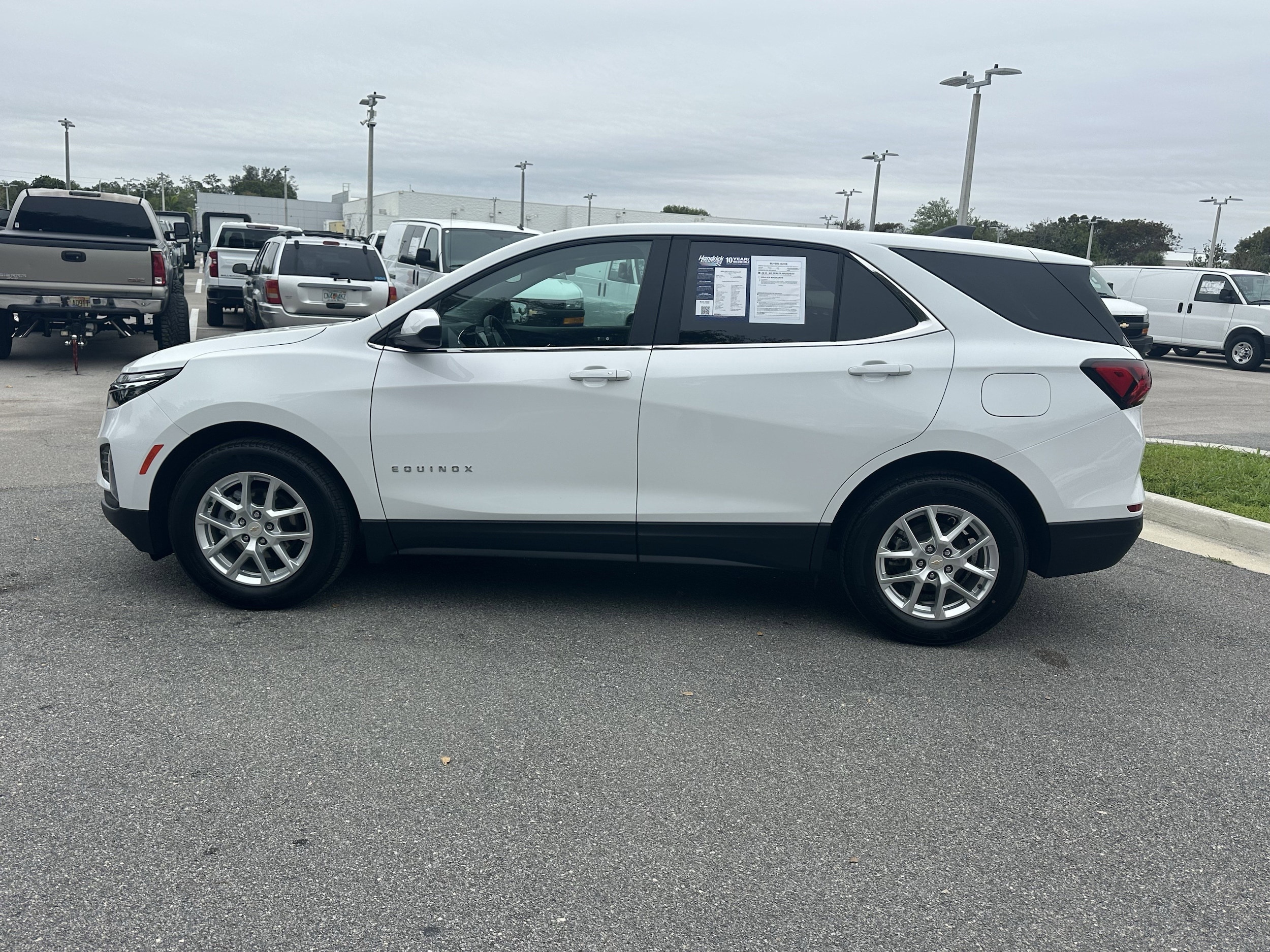 2024 Chevrolet Equinox LT photo 6