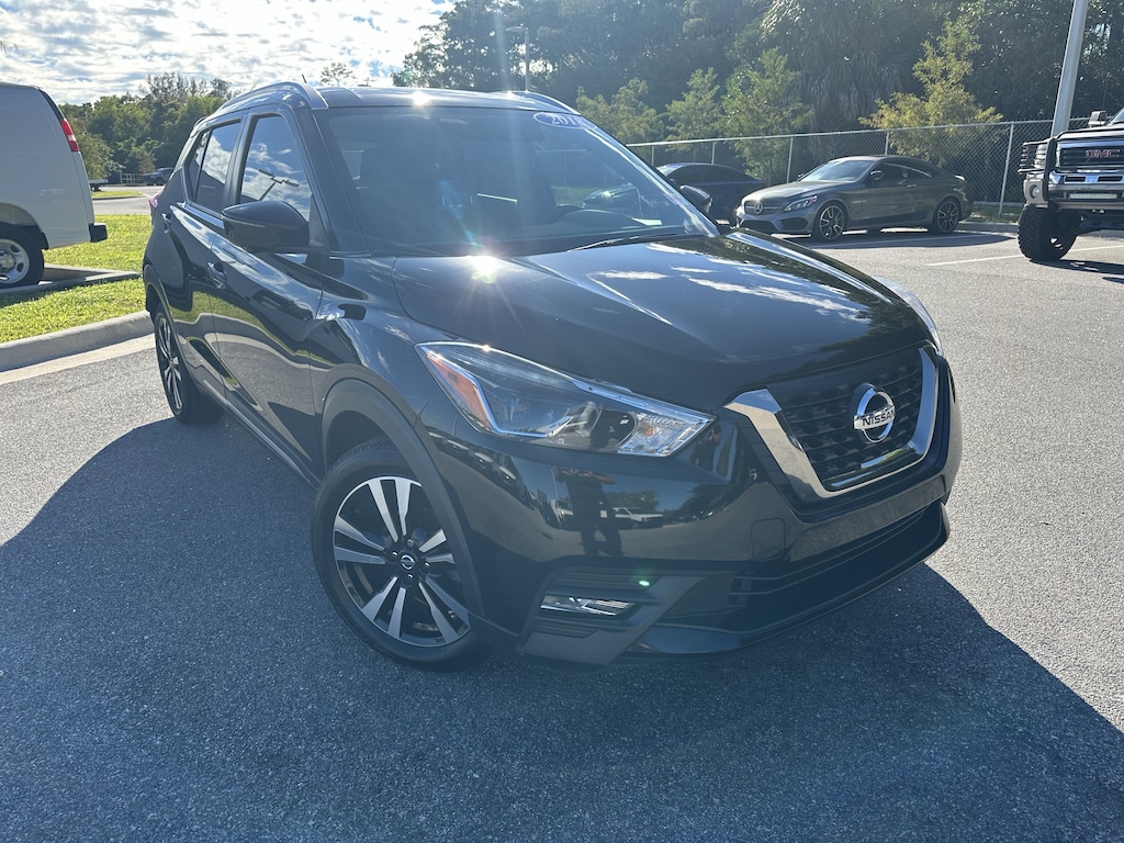 Used 2018 Nissan Kicks SR SUV