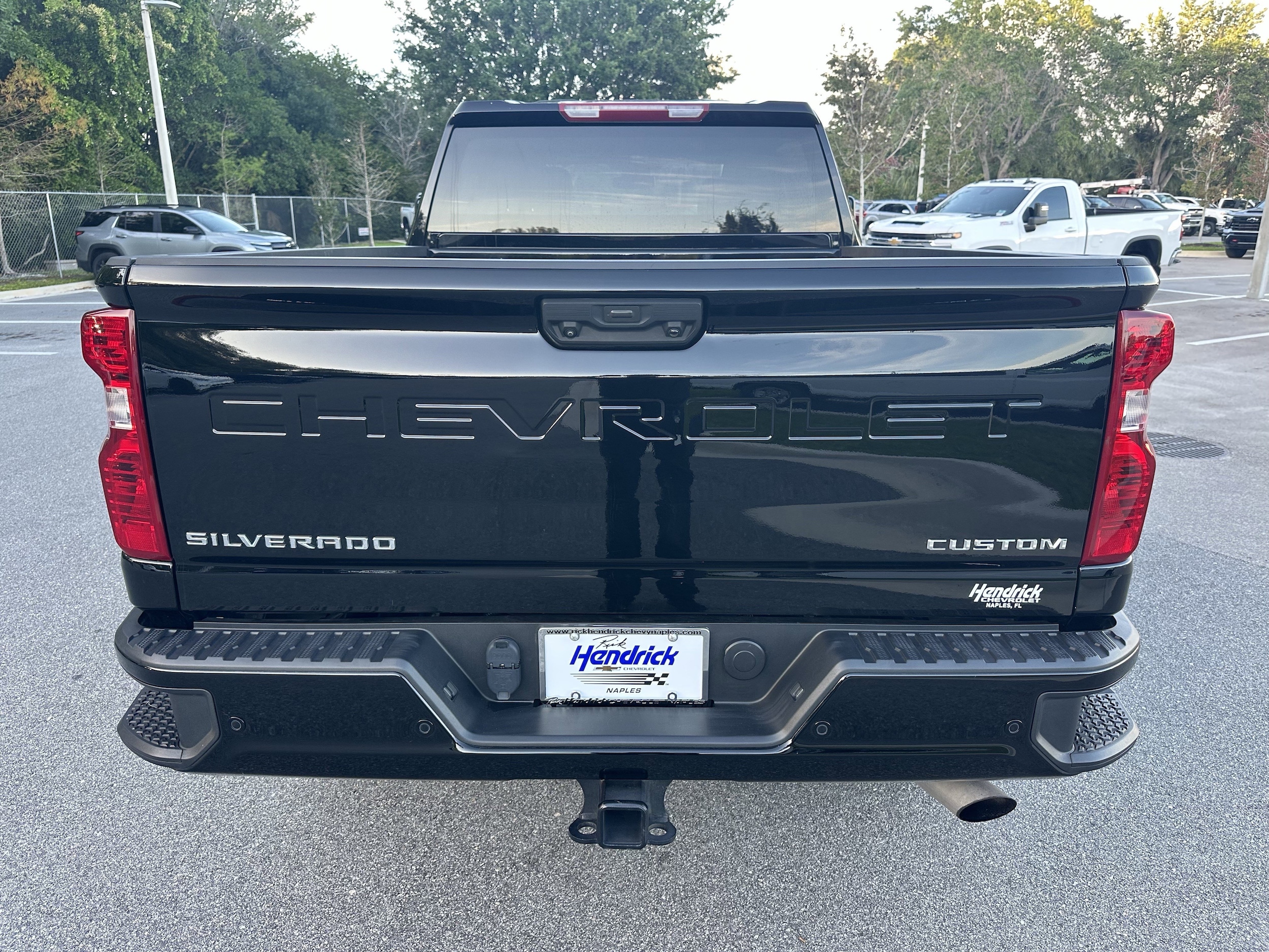 2025 Chevrolet Silverado 2500HD Custom photo 3