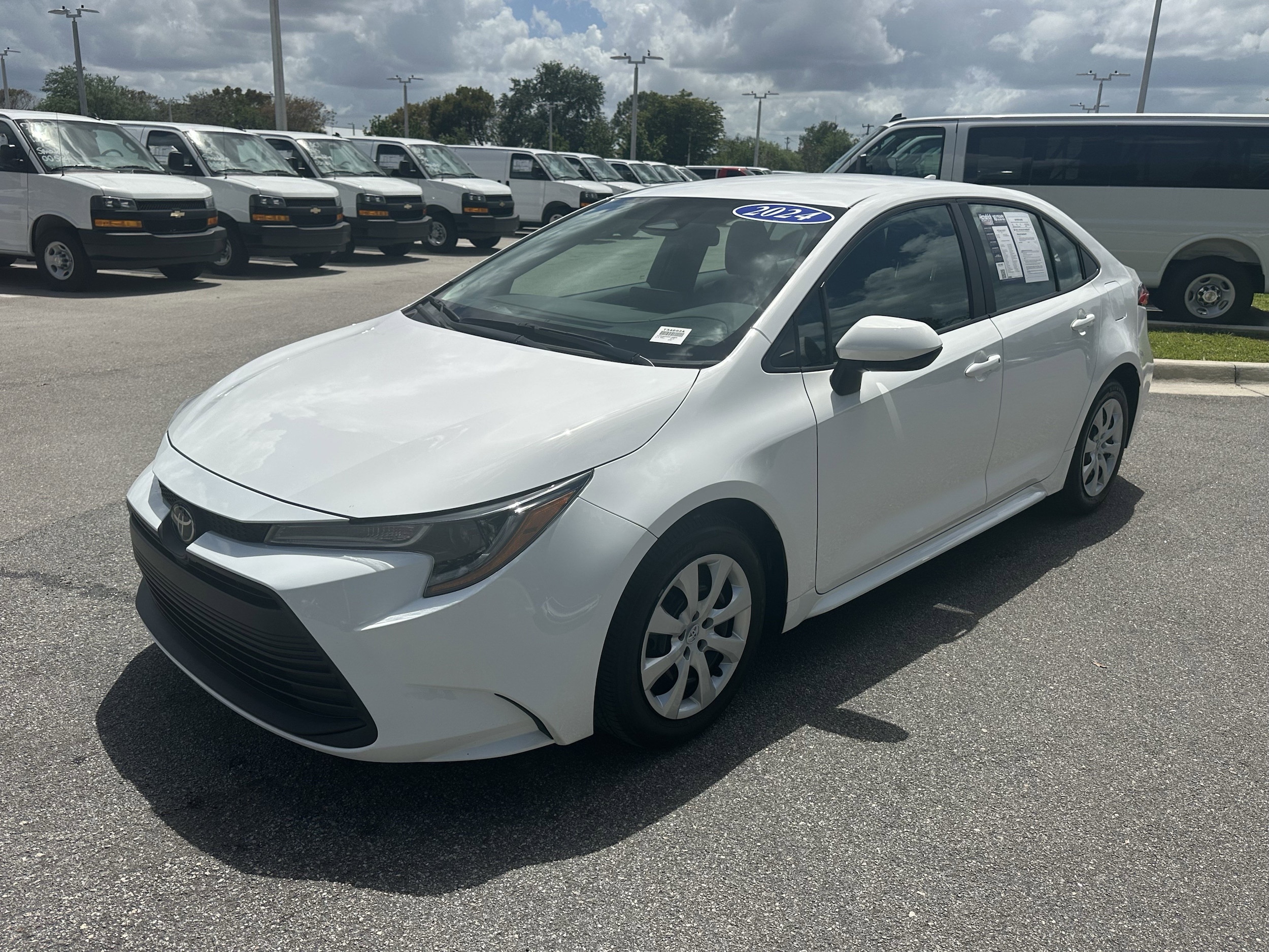 2024 Toyota Corolla LE photo 4