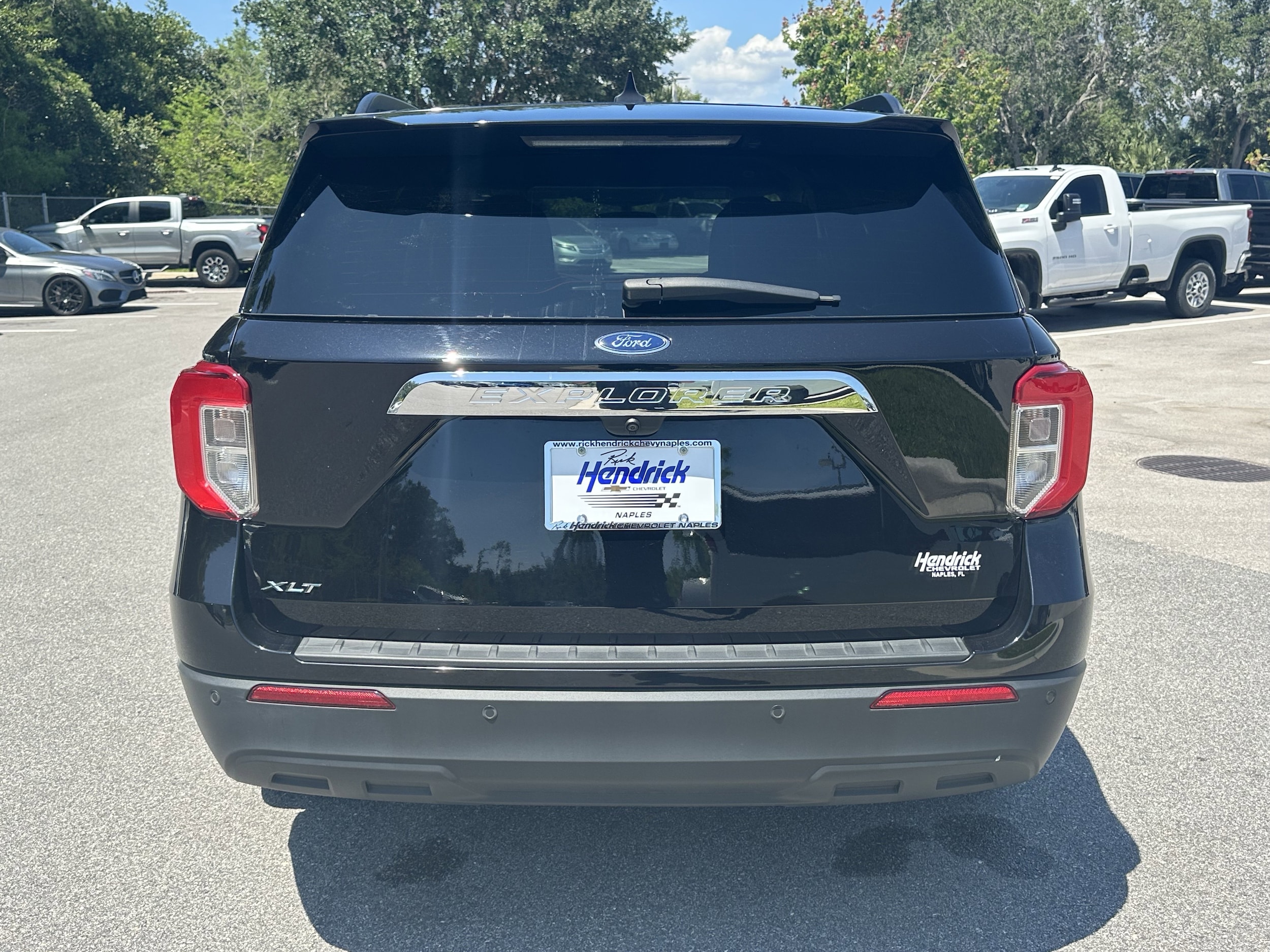 2023 Ford Explorer XLT photo 3