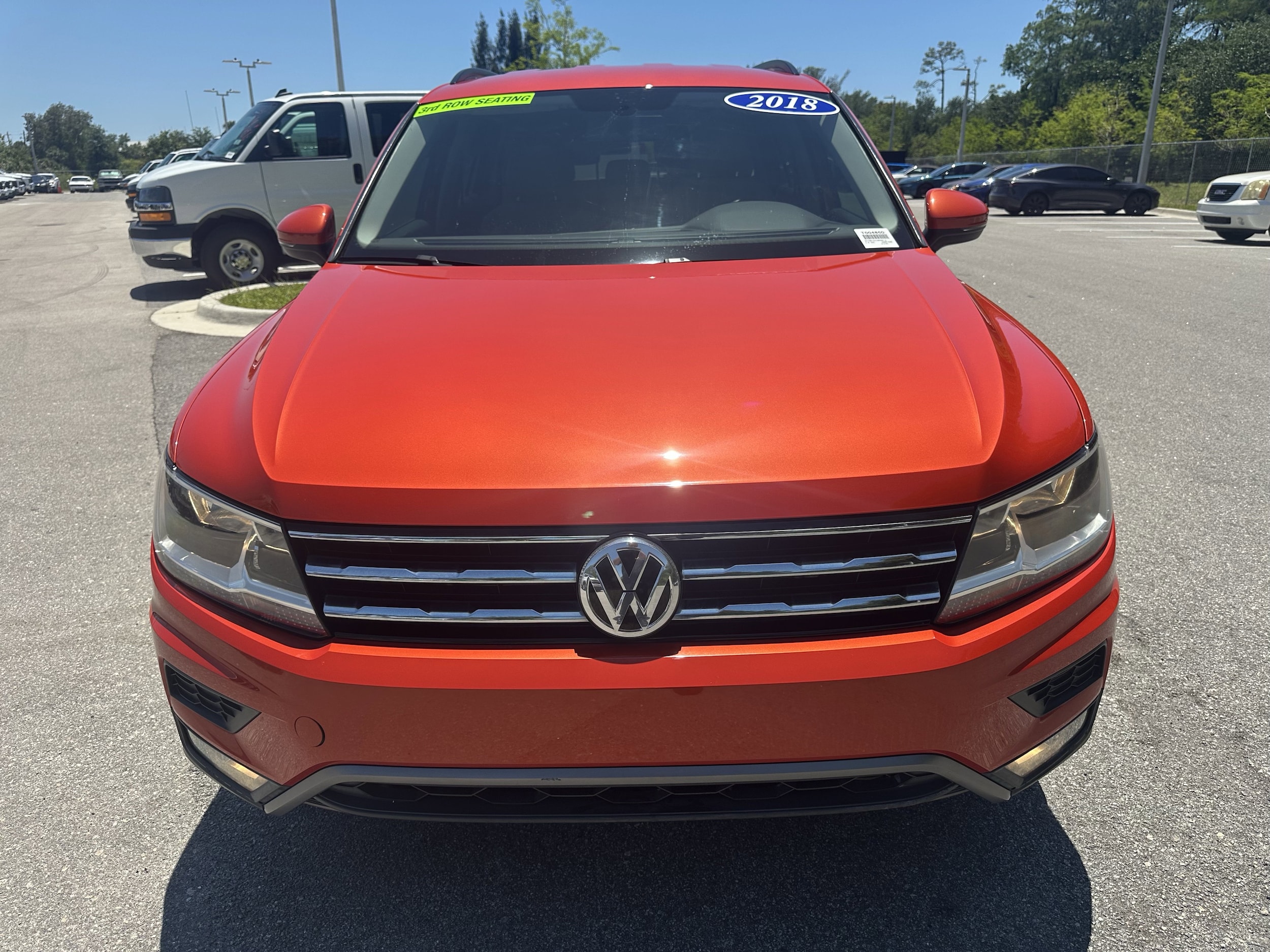 2018 Volkswagen Tiguan SE photo 2