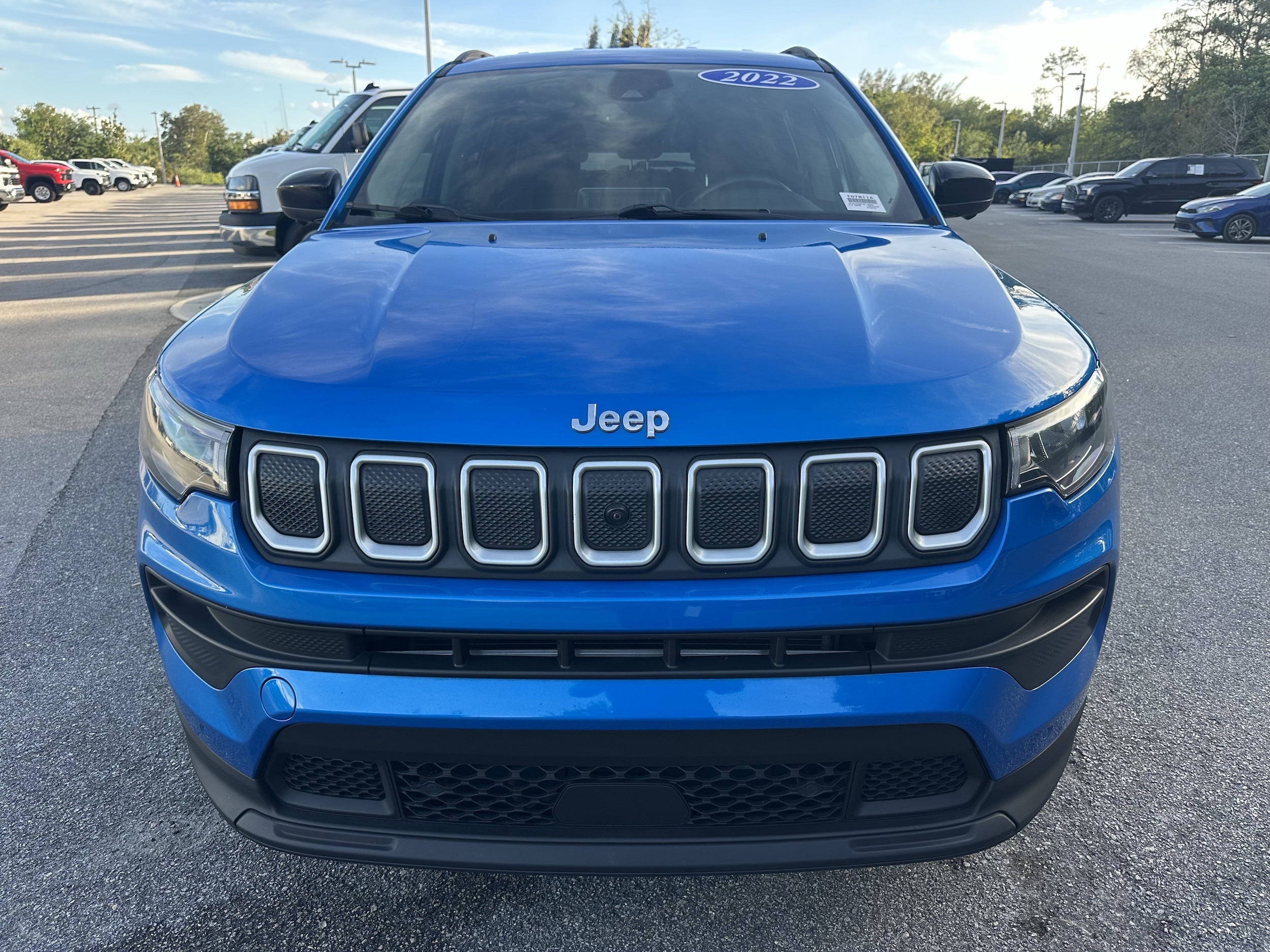 2022 Jeep Compass Latitude photo 2