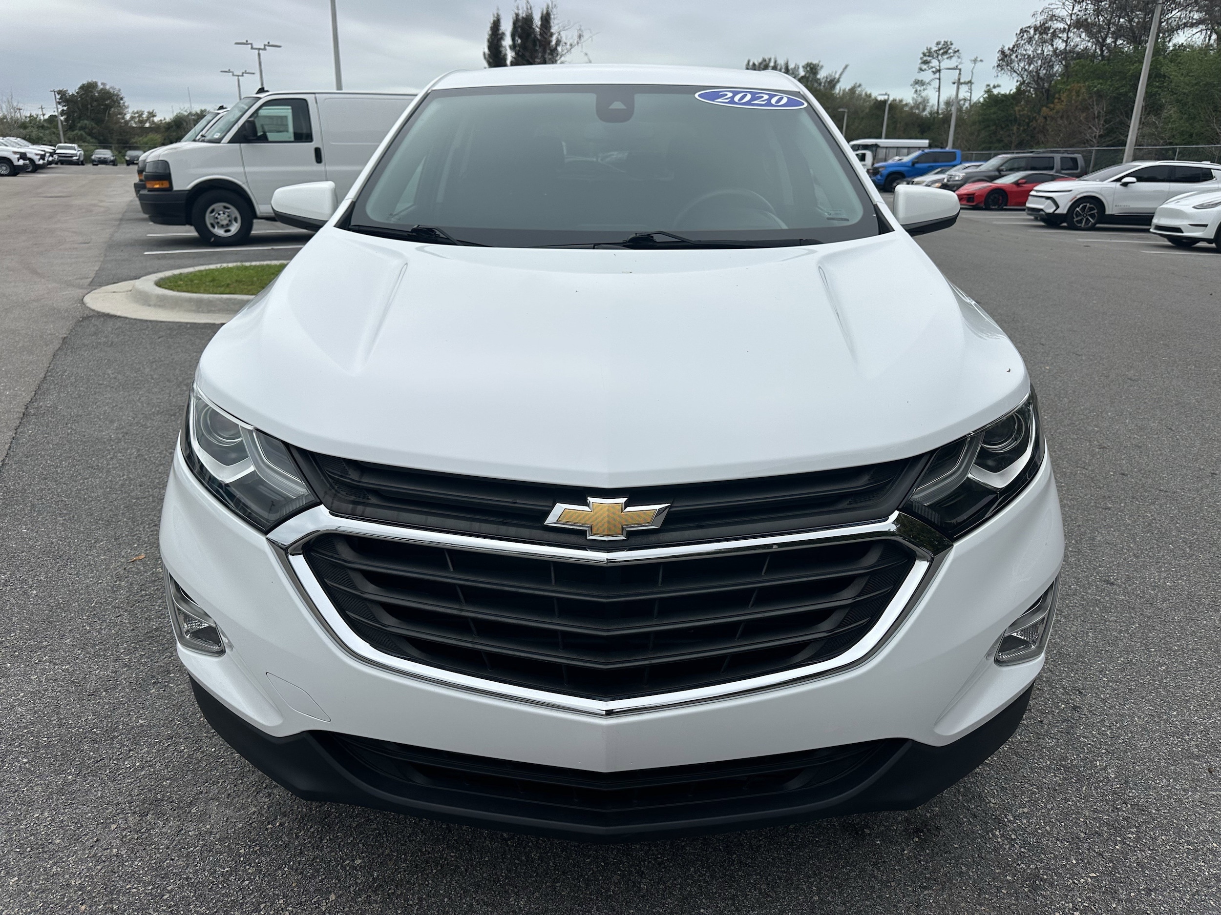 2020 Chevrolet Equinox LT photo 2