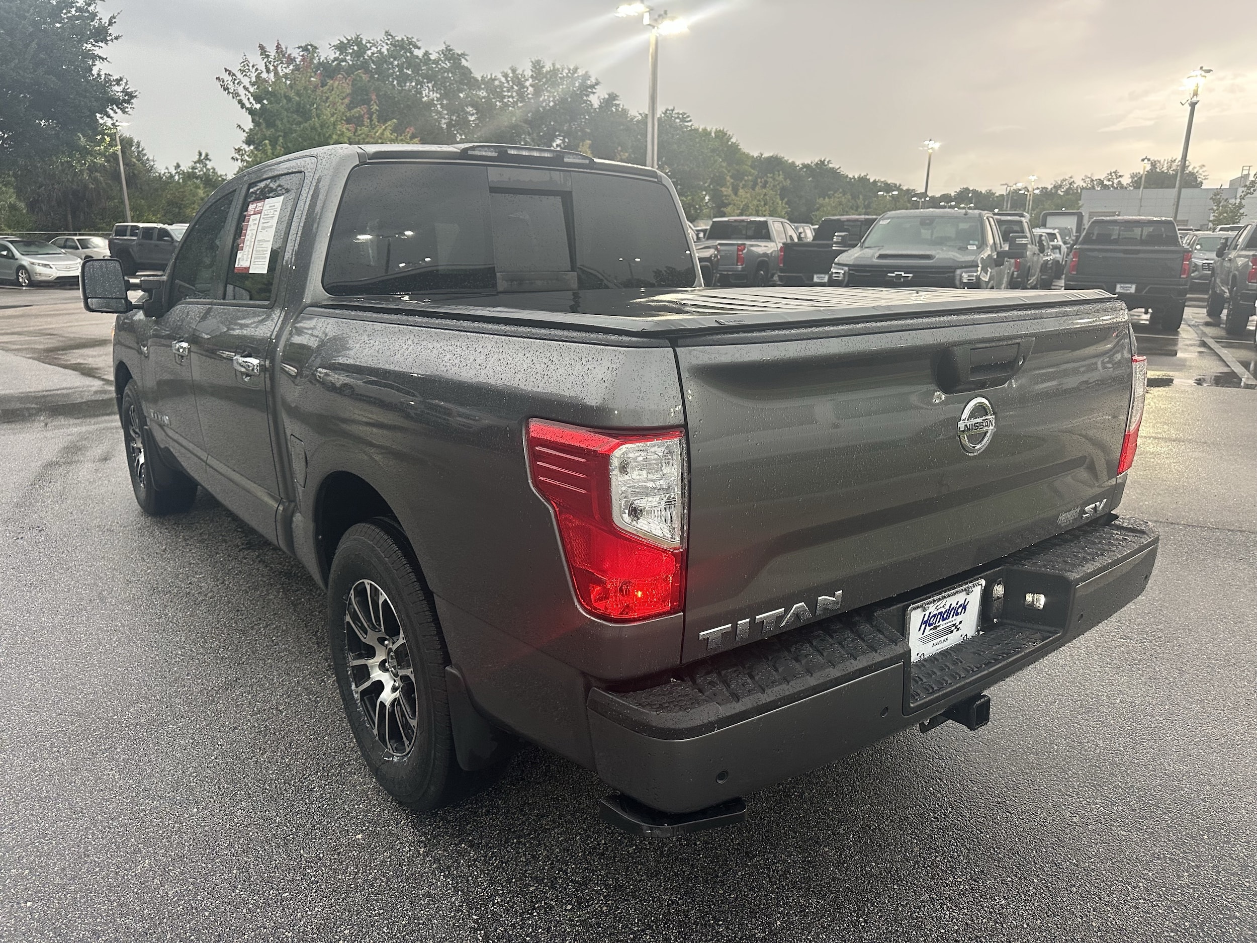 Nissan Titan SV