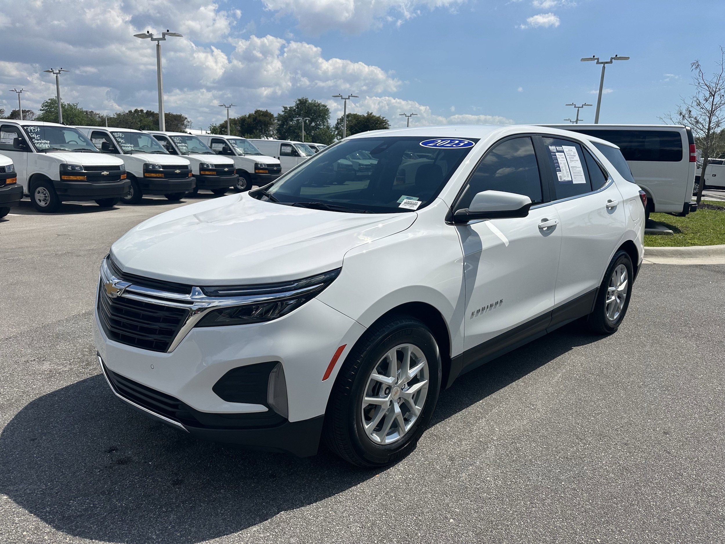 2023 Chevrolet Equinox LT photo 4