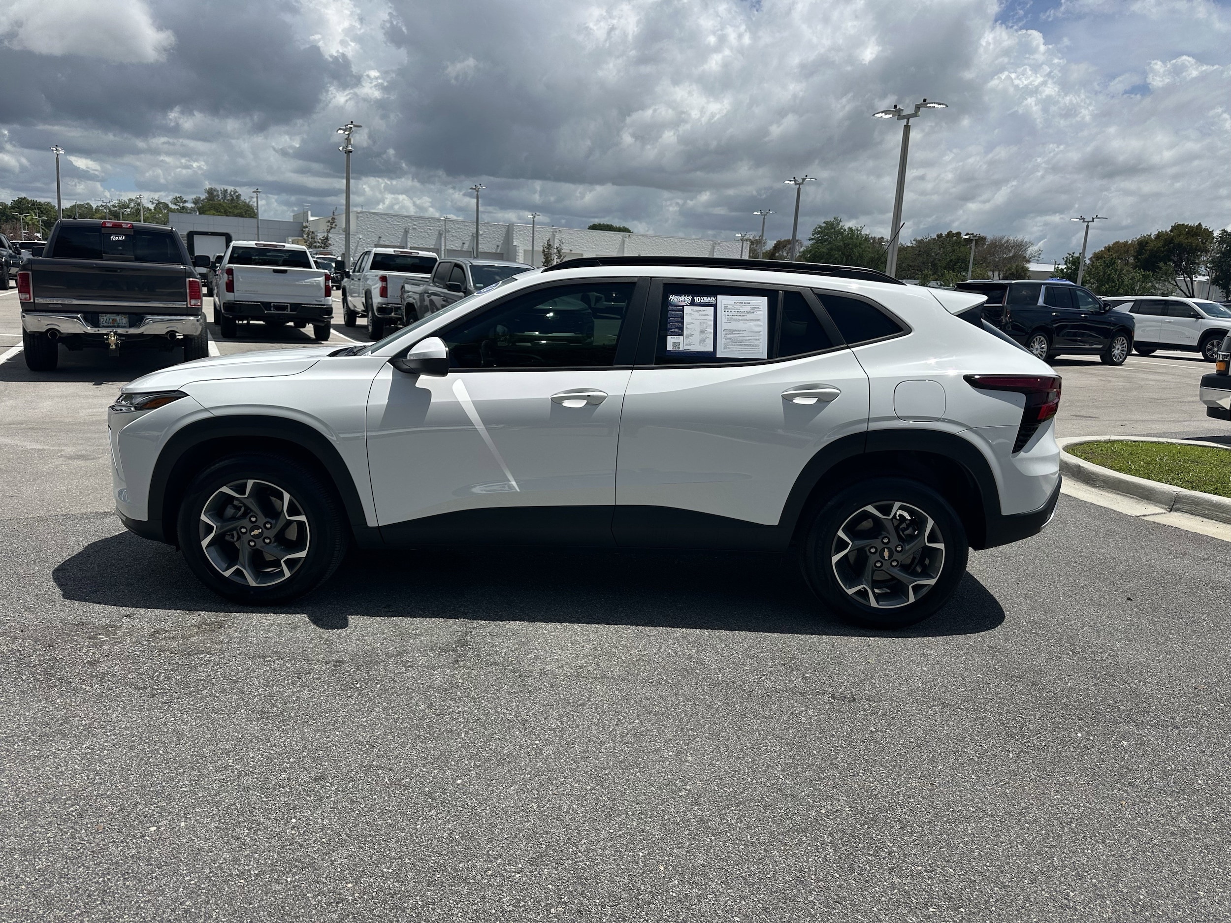 2024 Chevrolet Trax LT photo 6