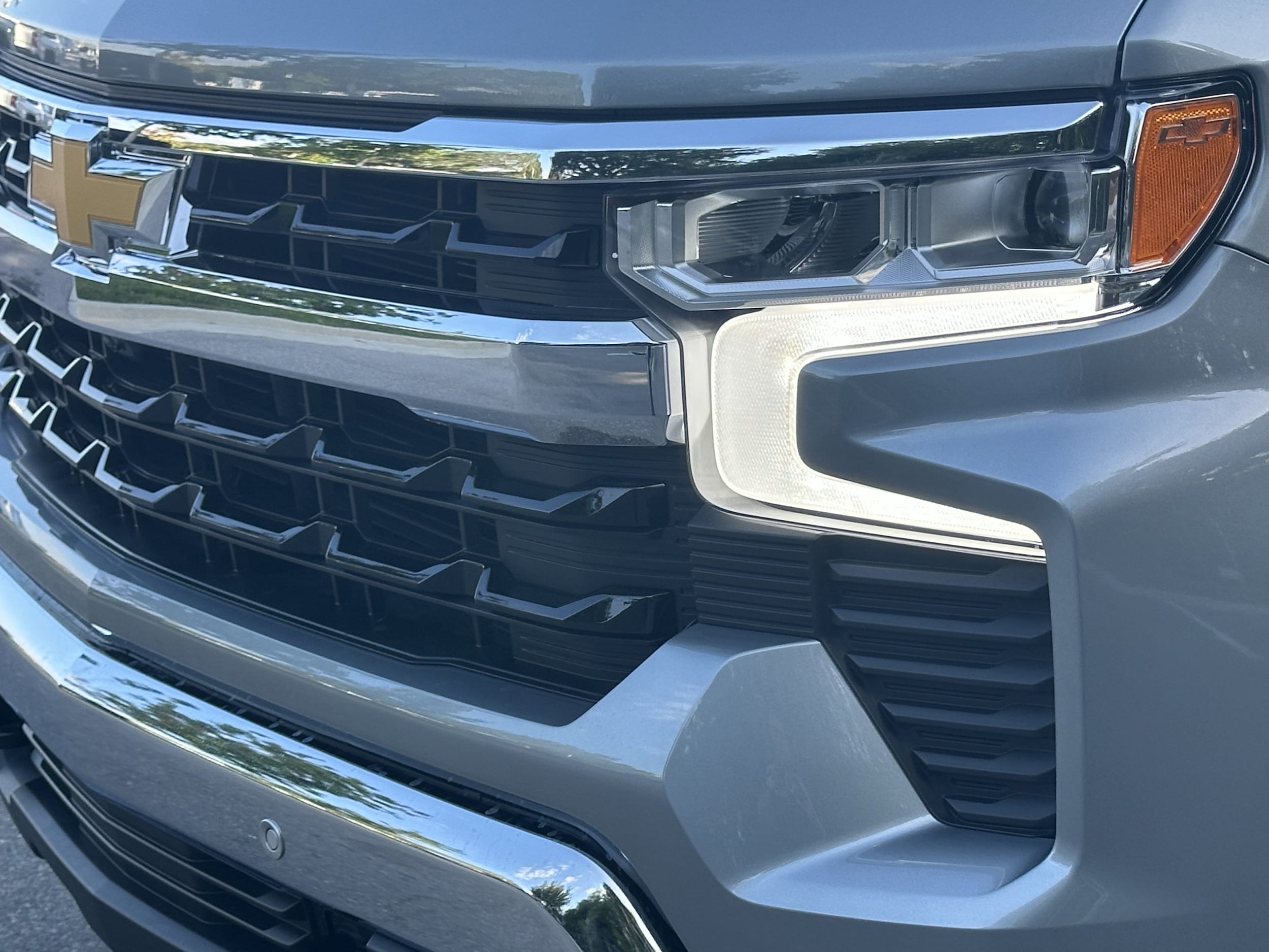 2024 Chevrolet Silverado 1500 LT photo 4
