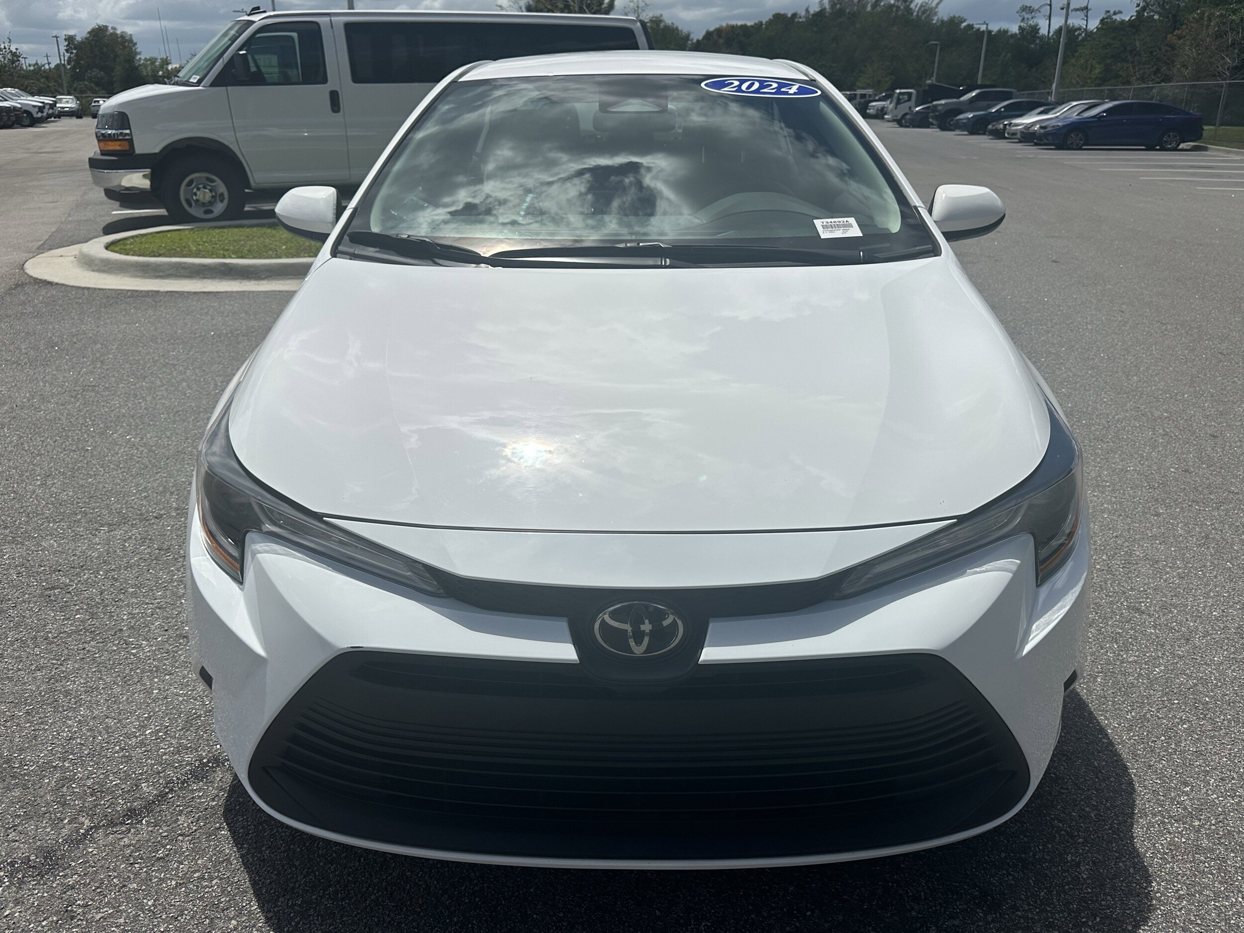 2024 Toyota Corolla LE photo 2