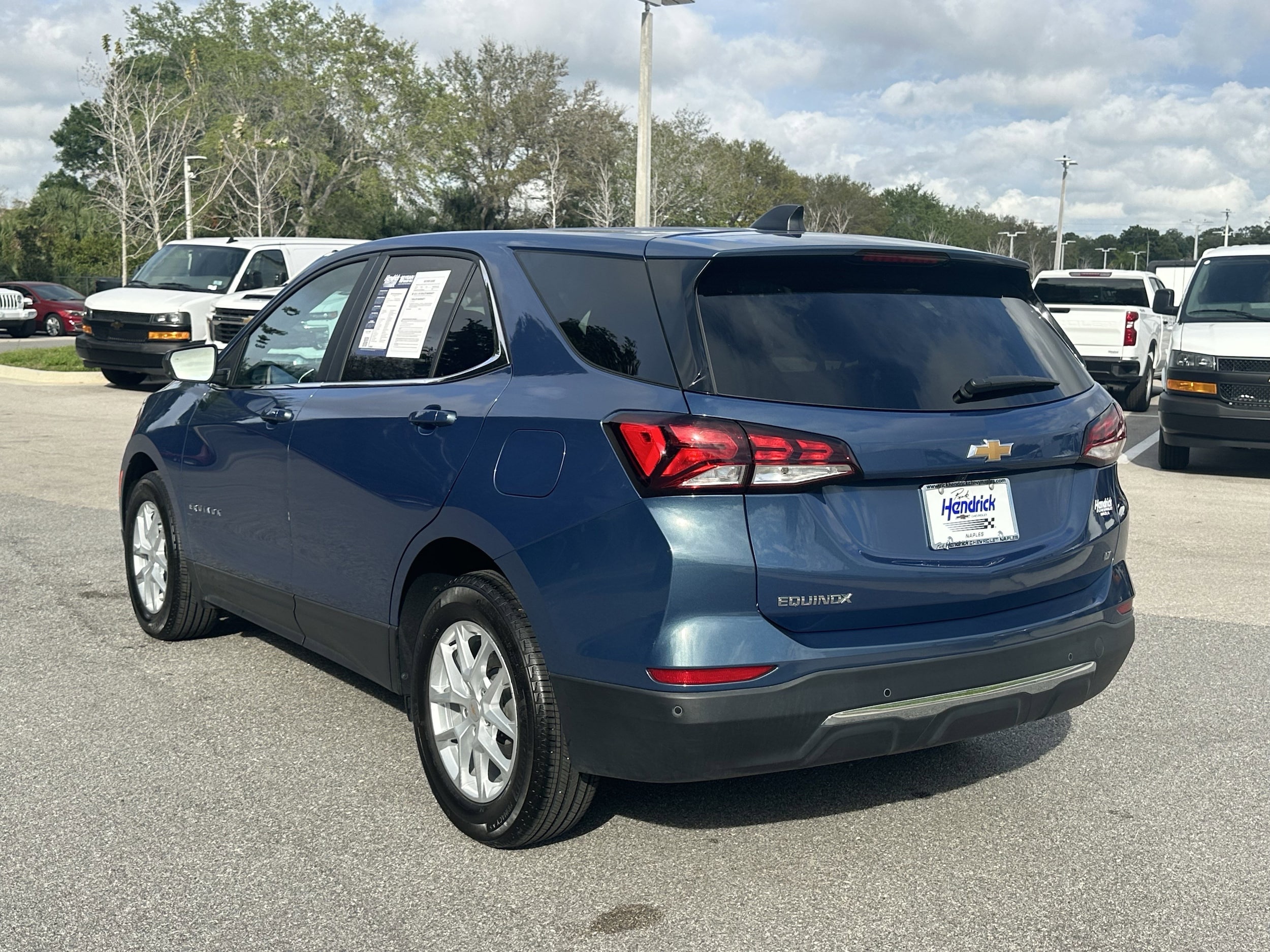 2024 Chevrolet Equinox LT photo 3
