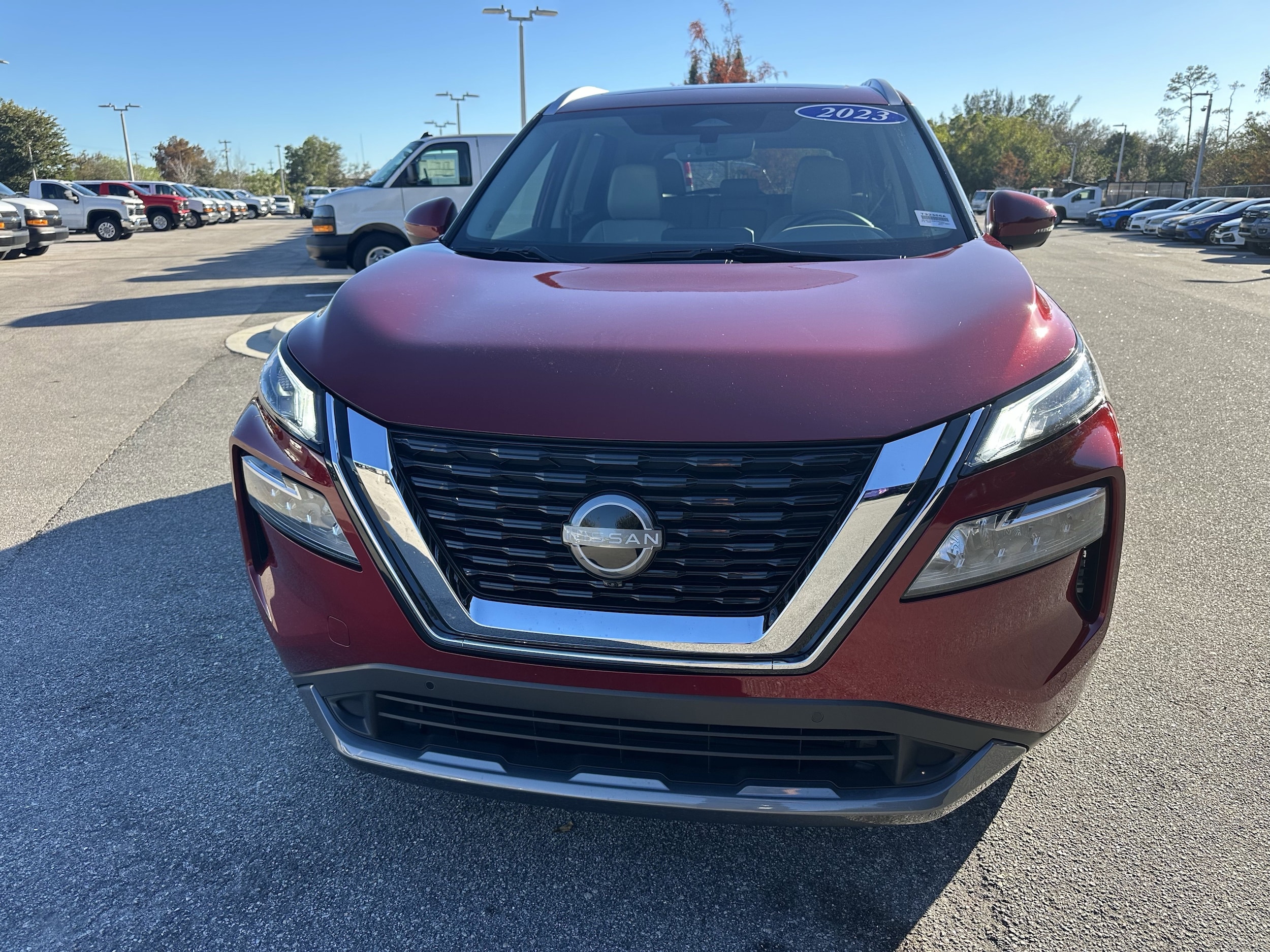 2023 Nissan Rogue SL photo 2