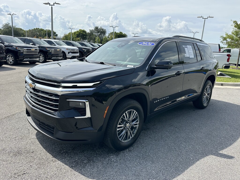 Used 2026 Chevrolet Traverse FWD LT SUV