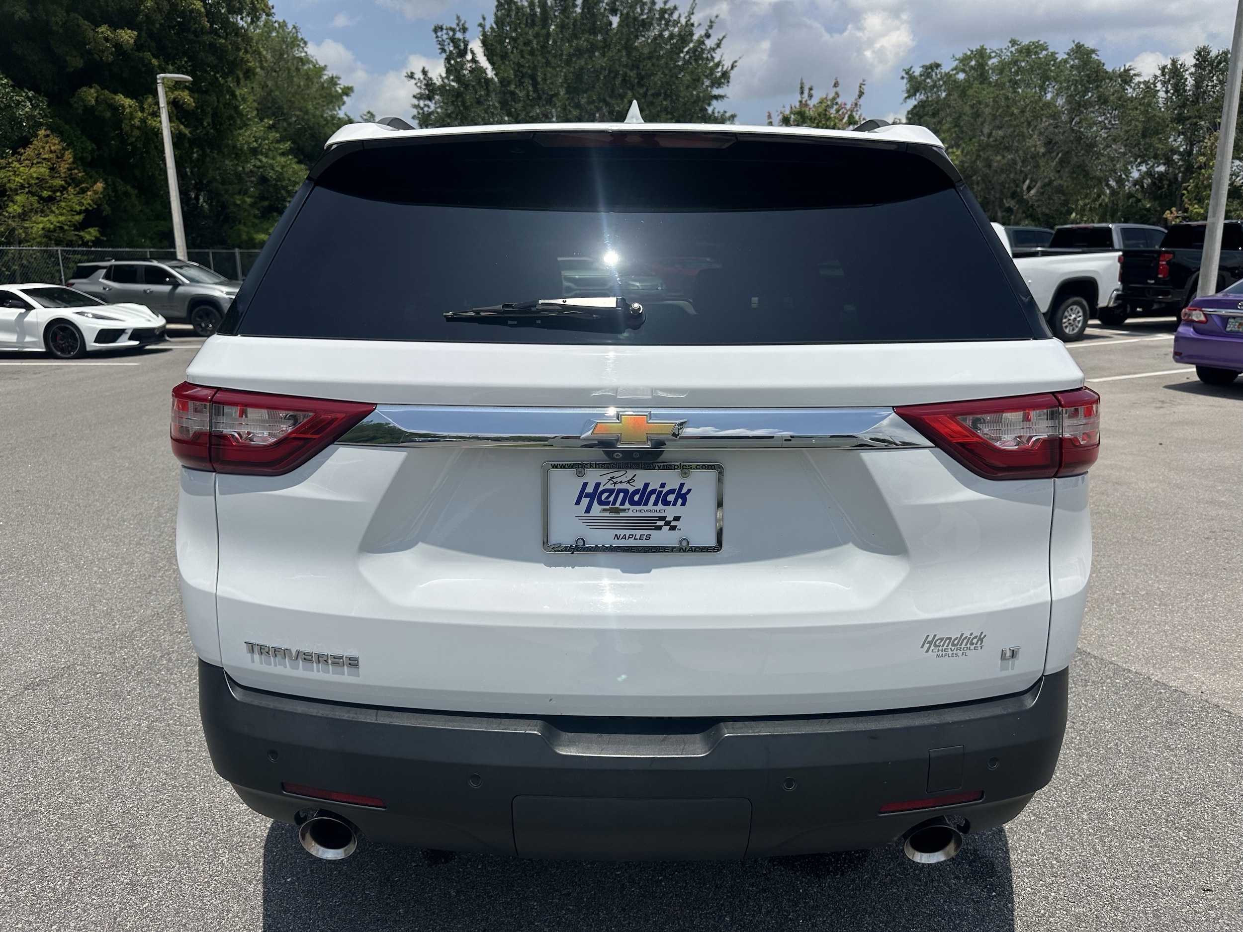 2021 Chevrolet Traverse LT Leather photo 3