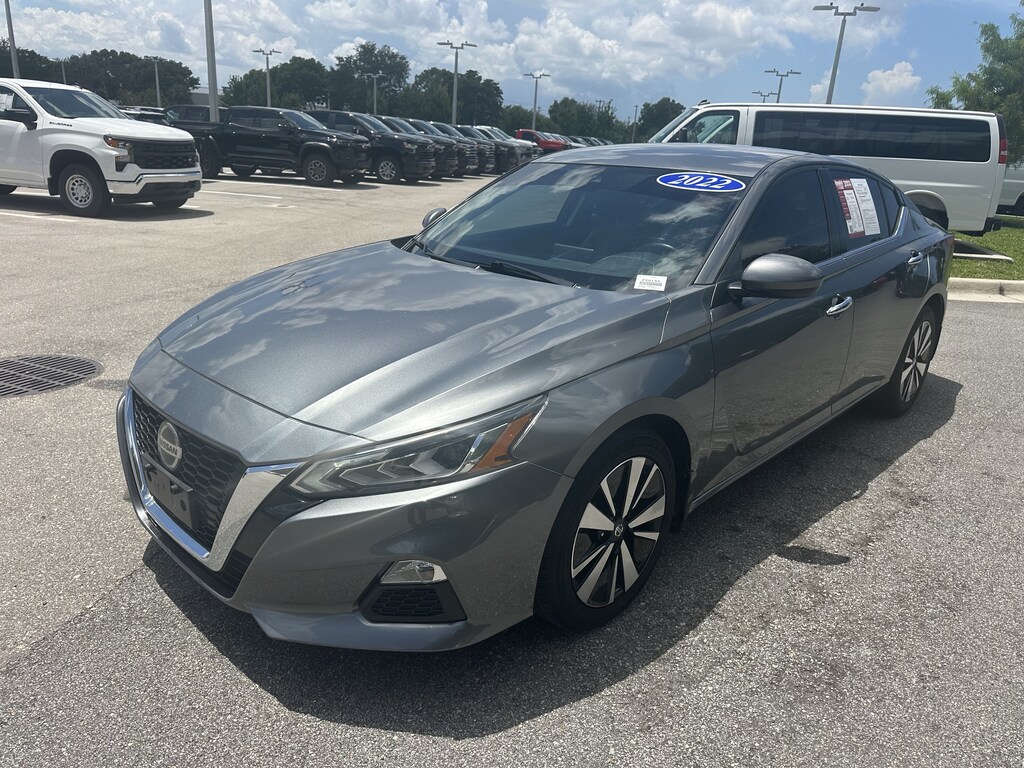 Used 2022 Nissan Altima 2.5 SV Sedan