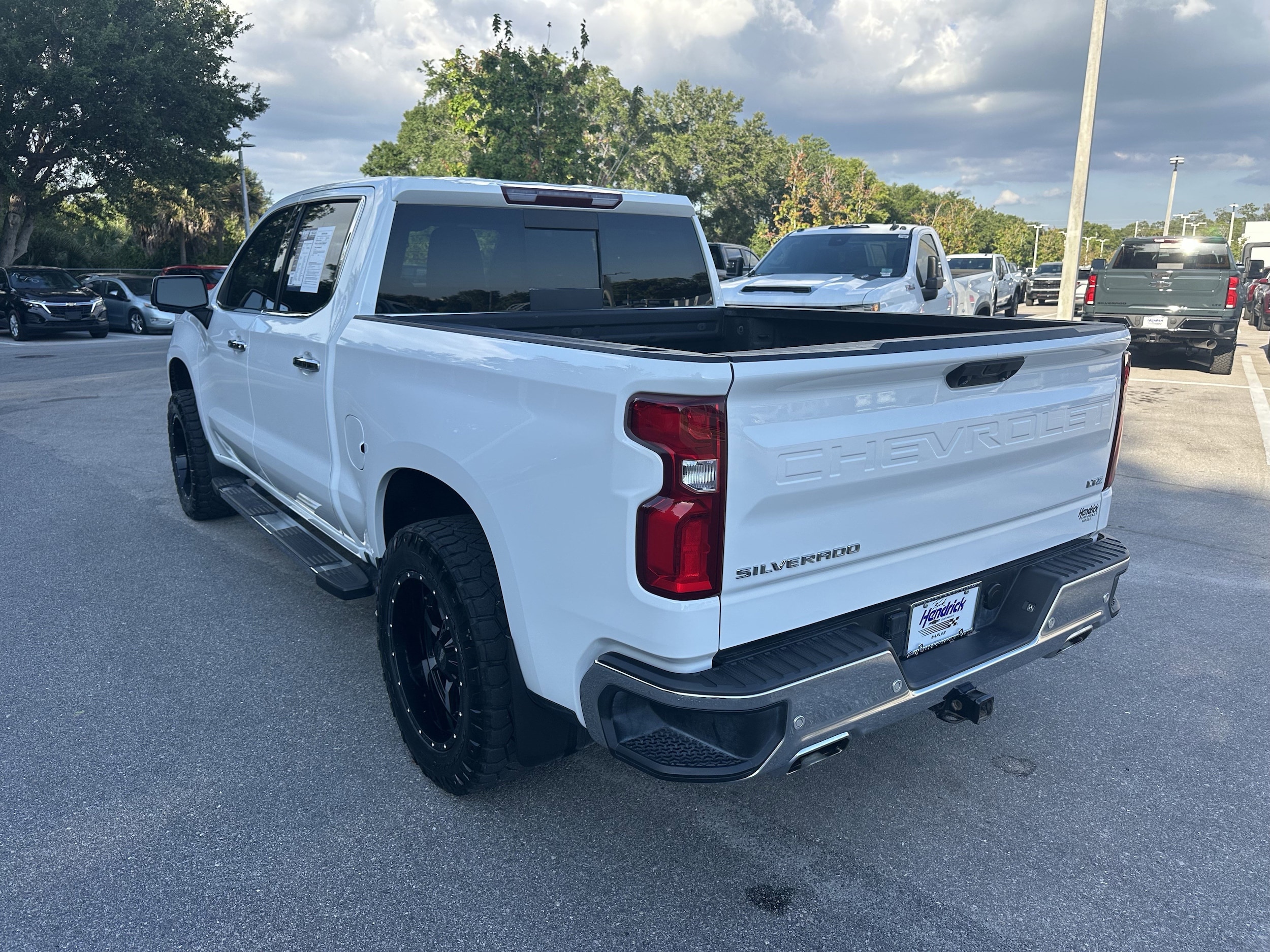 2023 Chevrolet Silverado 1500 LTZ photo 5