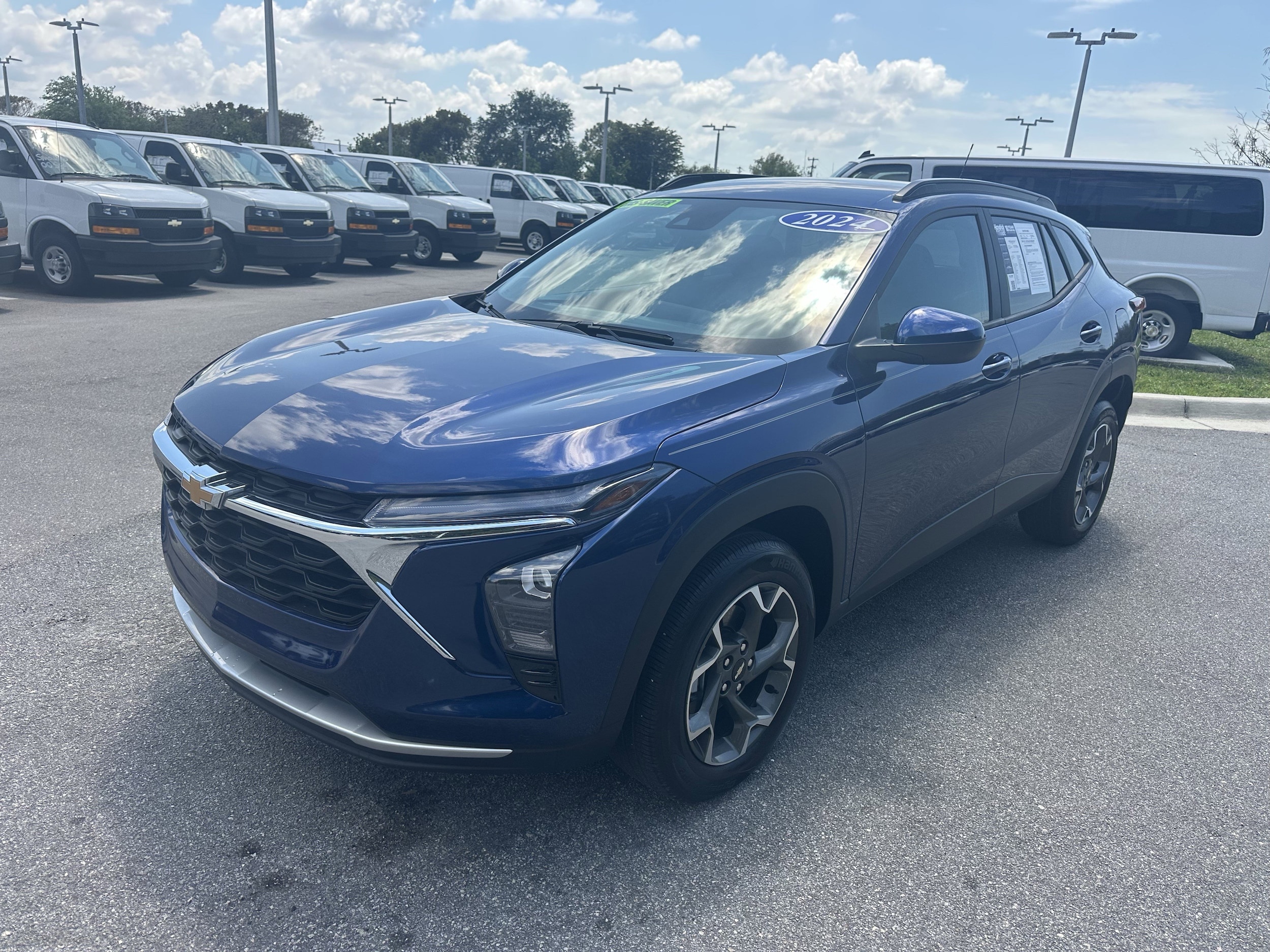 2024 Chevrolet Trax LT photo 4