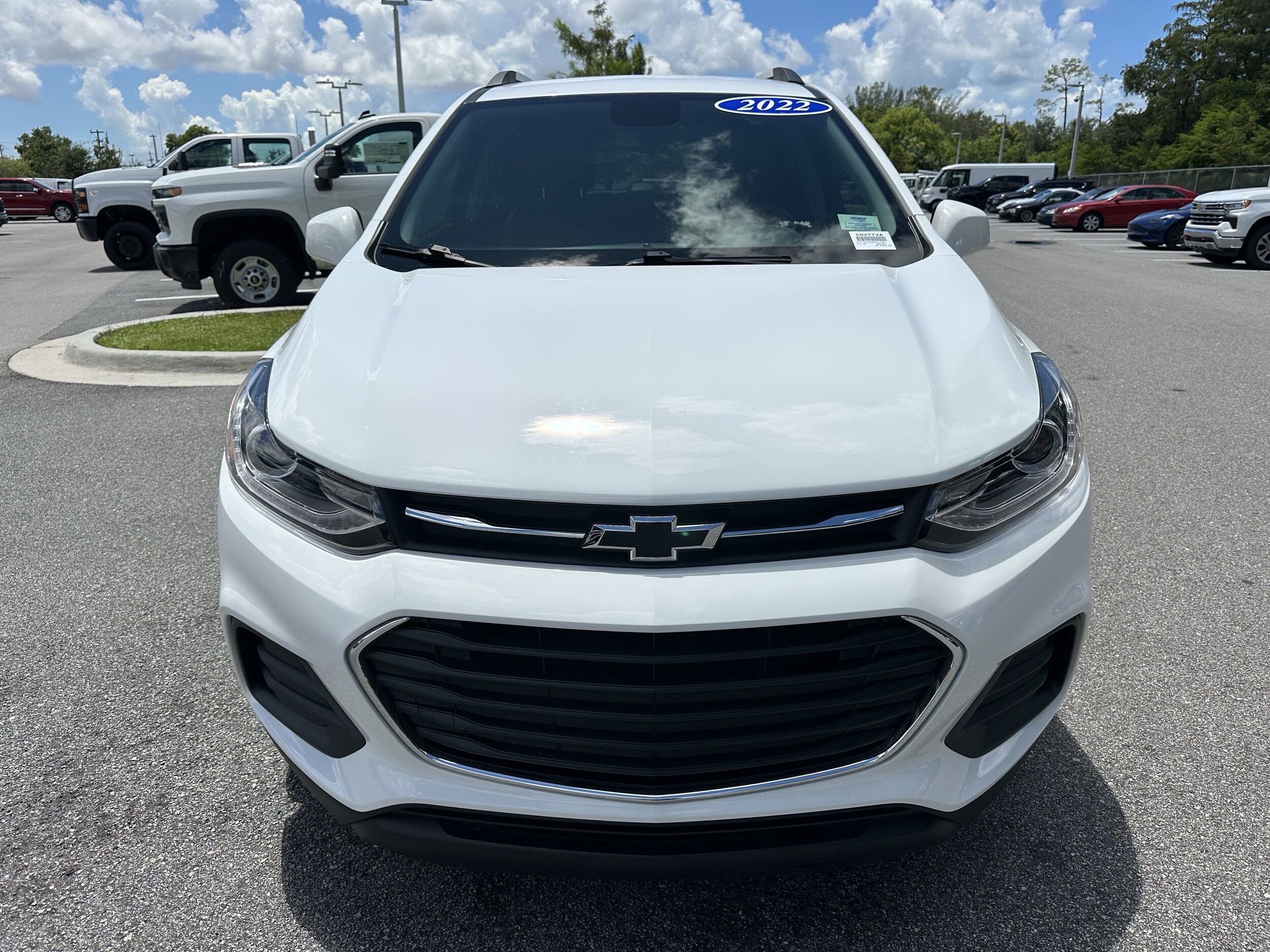2022 Chevrolet Trax LT photo 2
