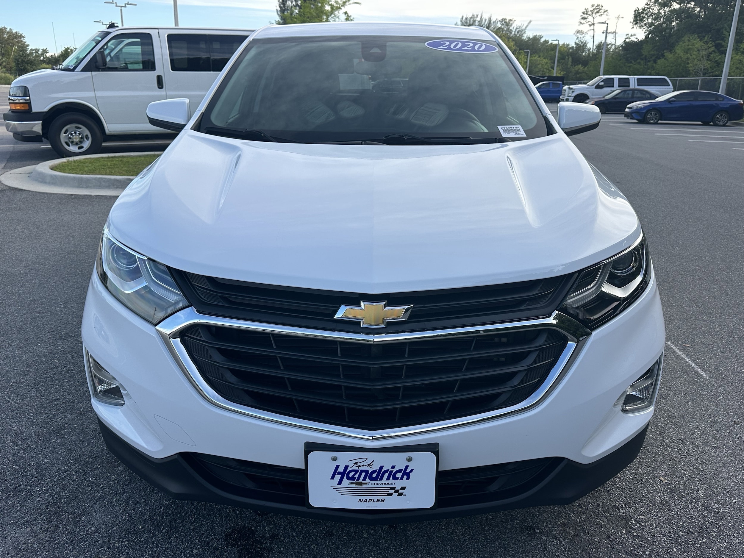 2020 Chevrolet Equinox LT photo 2
