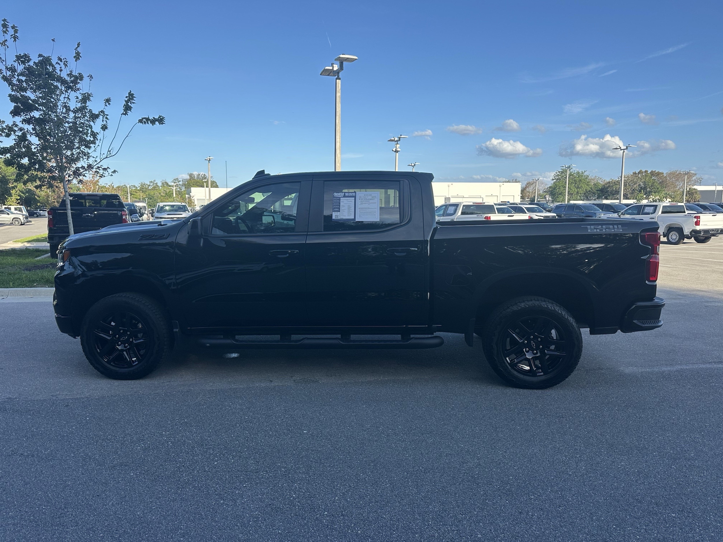 2025 Chevrolet Silverado 1500 LT Trail Boss photo 4