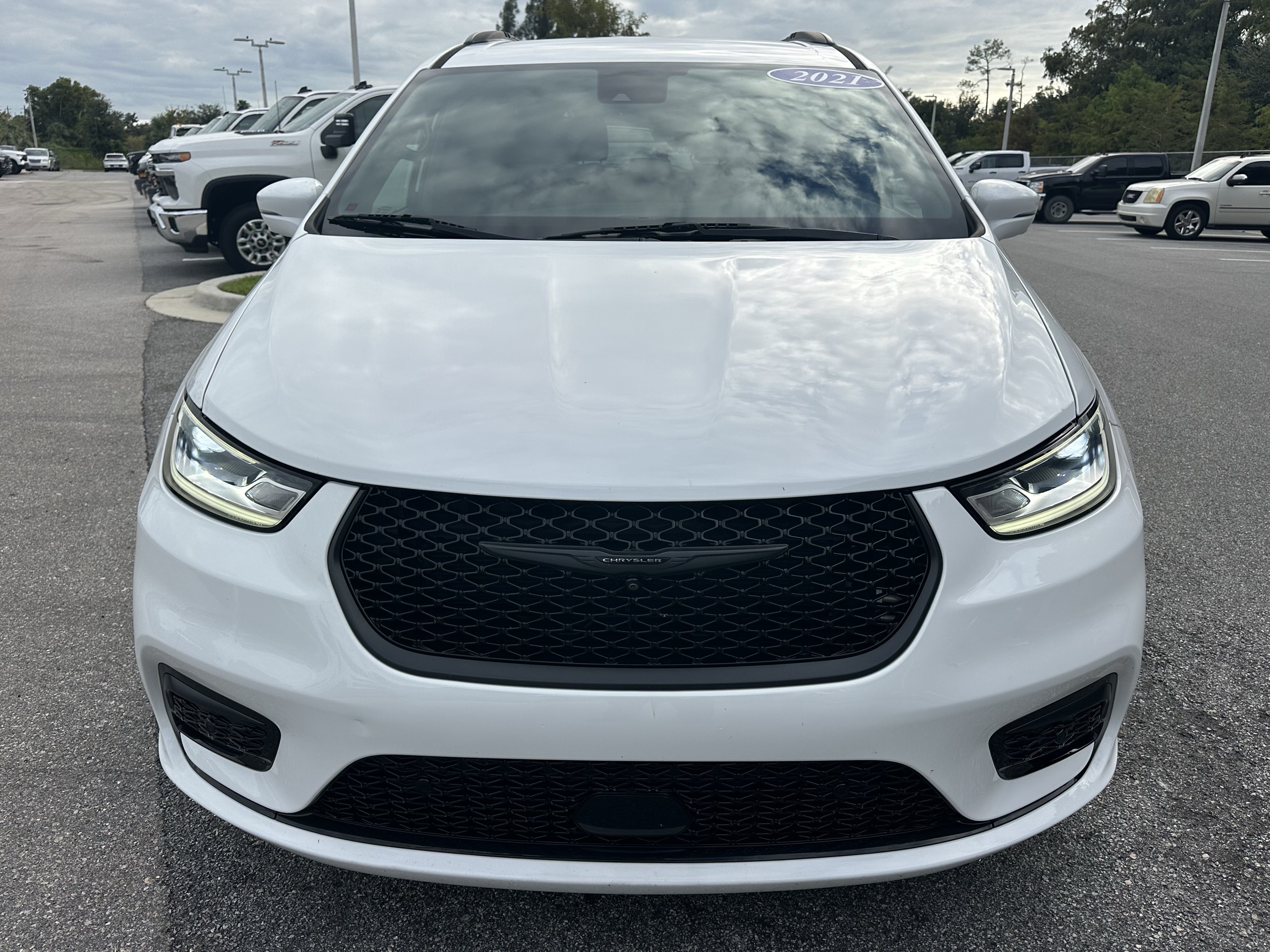 Used 2021 Chrysler Pacifica Touring L Minivan