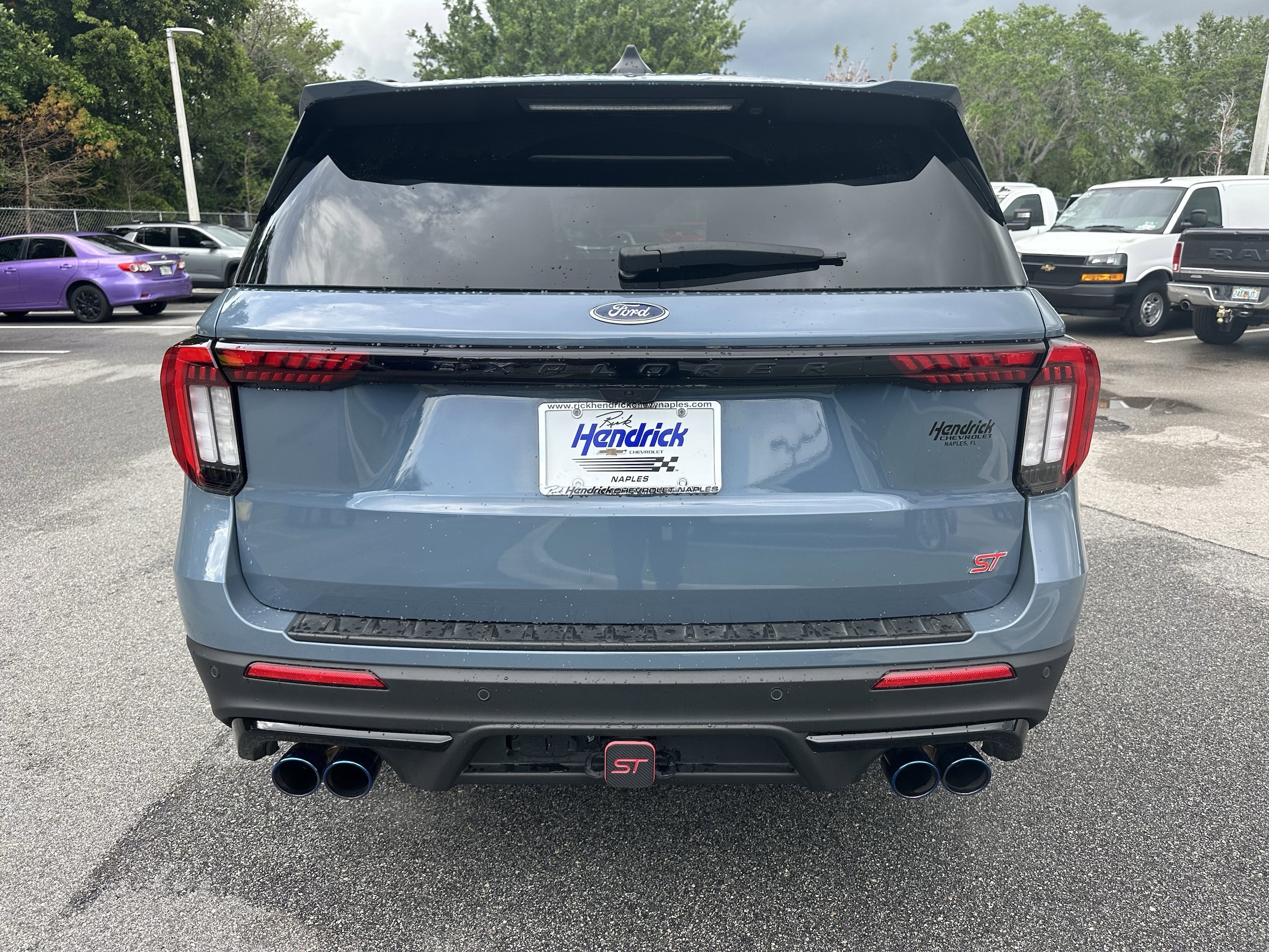 2025 Ford Explorer ST photo 3