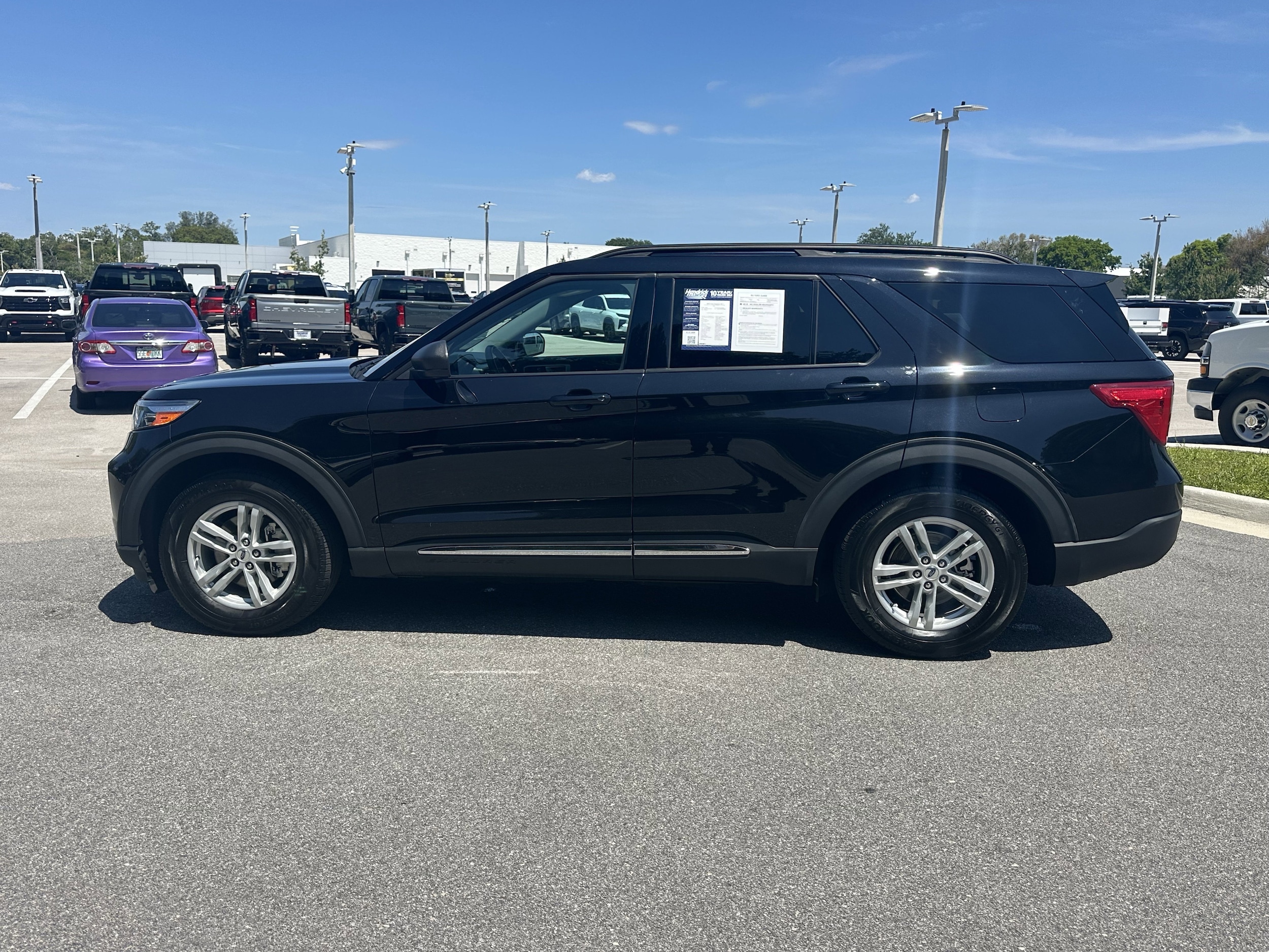 2023 Ford Explorer XLT photo 5