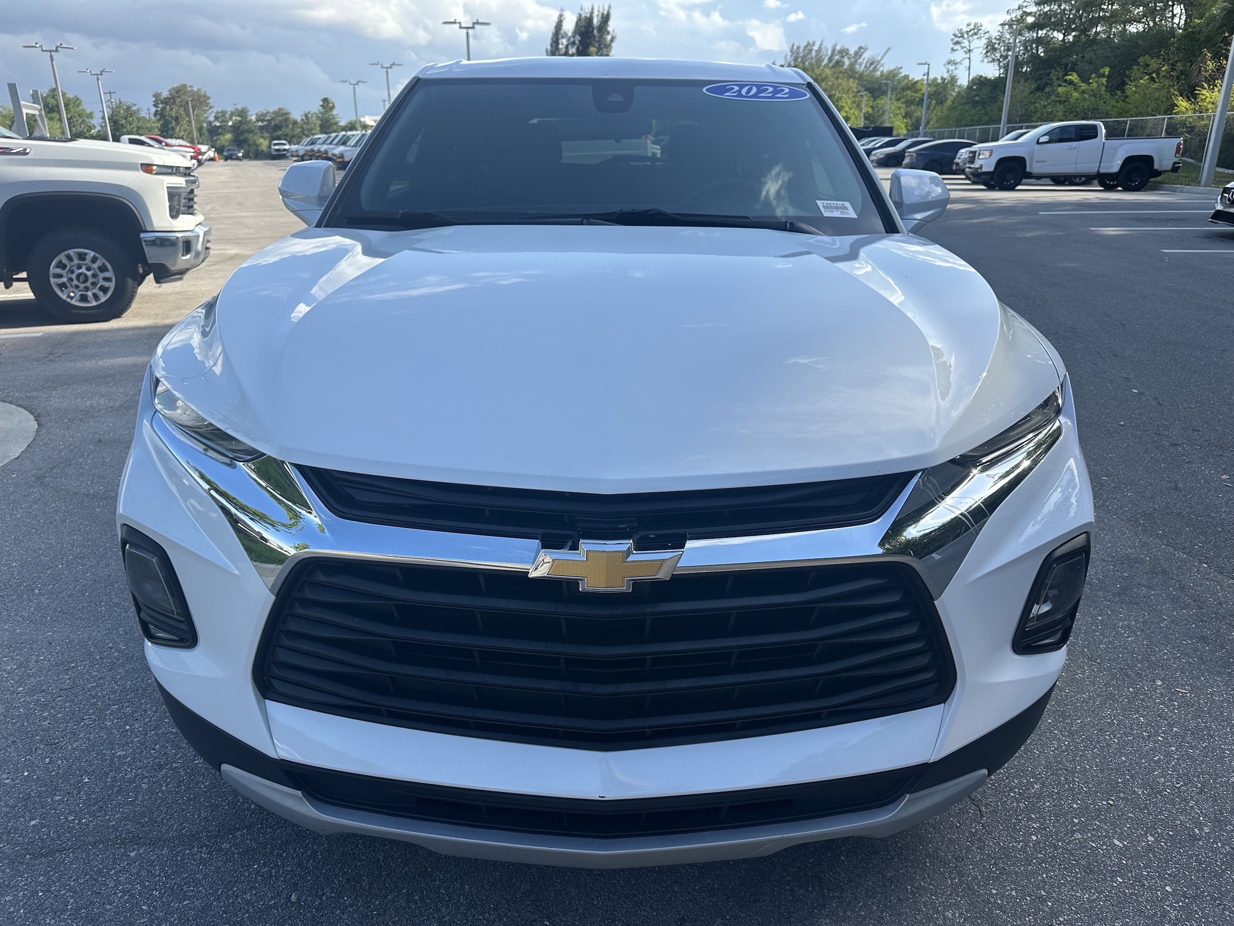 2022 Chevrolet Blazer LT photo 2