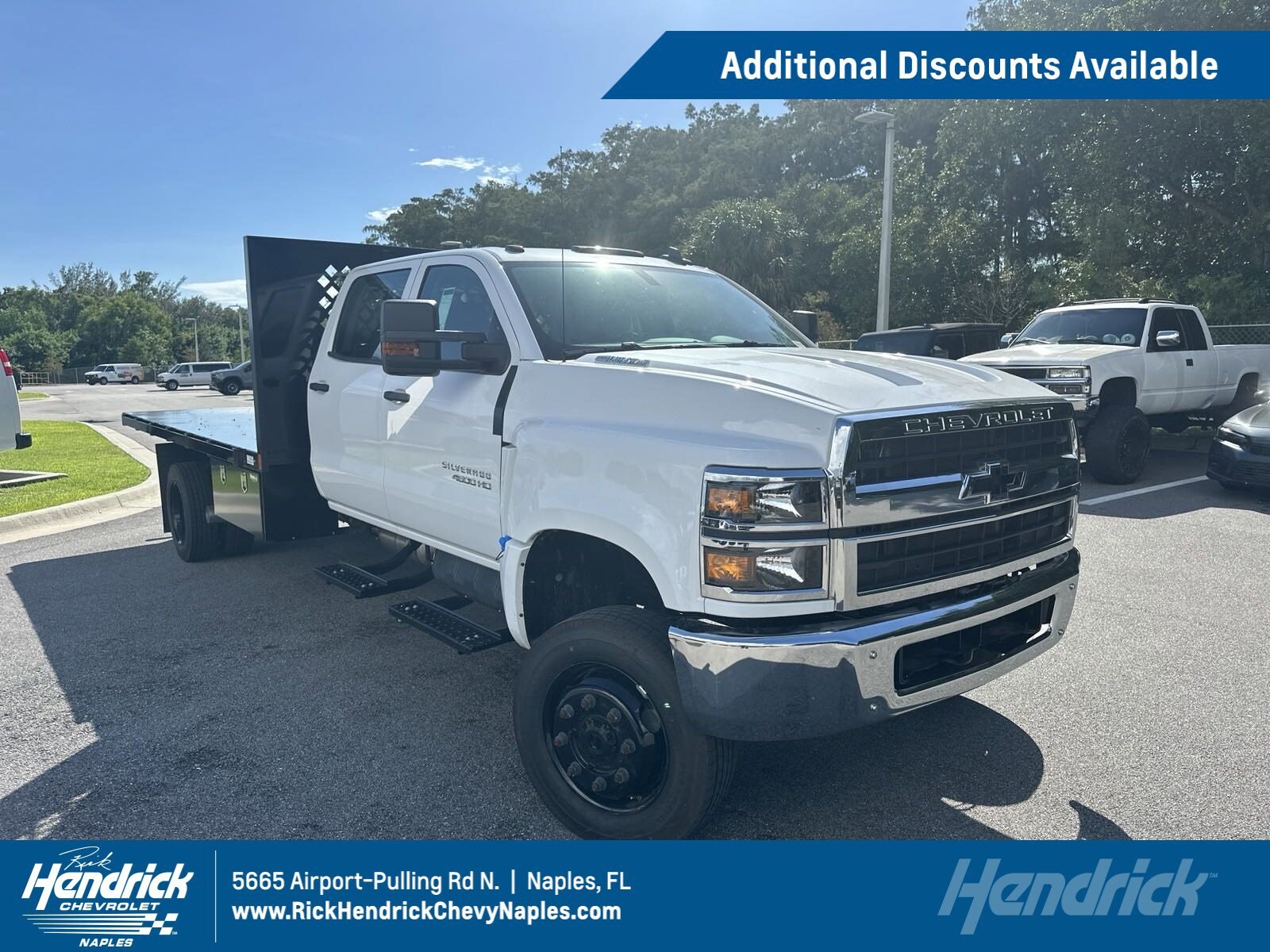 2024 Chevrolet Silverado 4500 Medium Duty Chassis Cab 1LT's photo