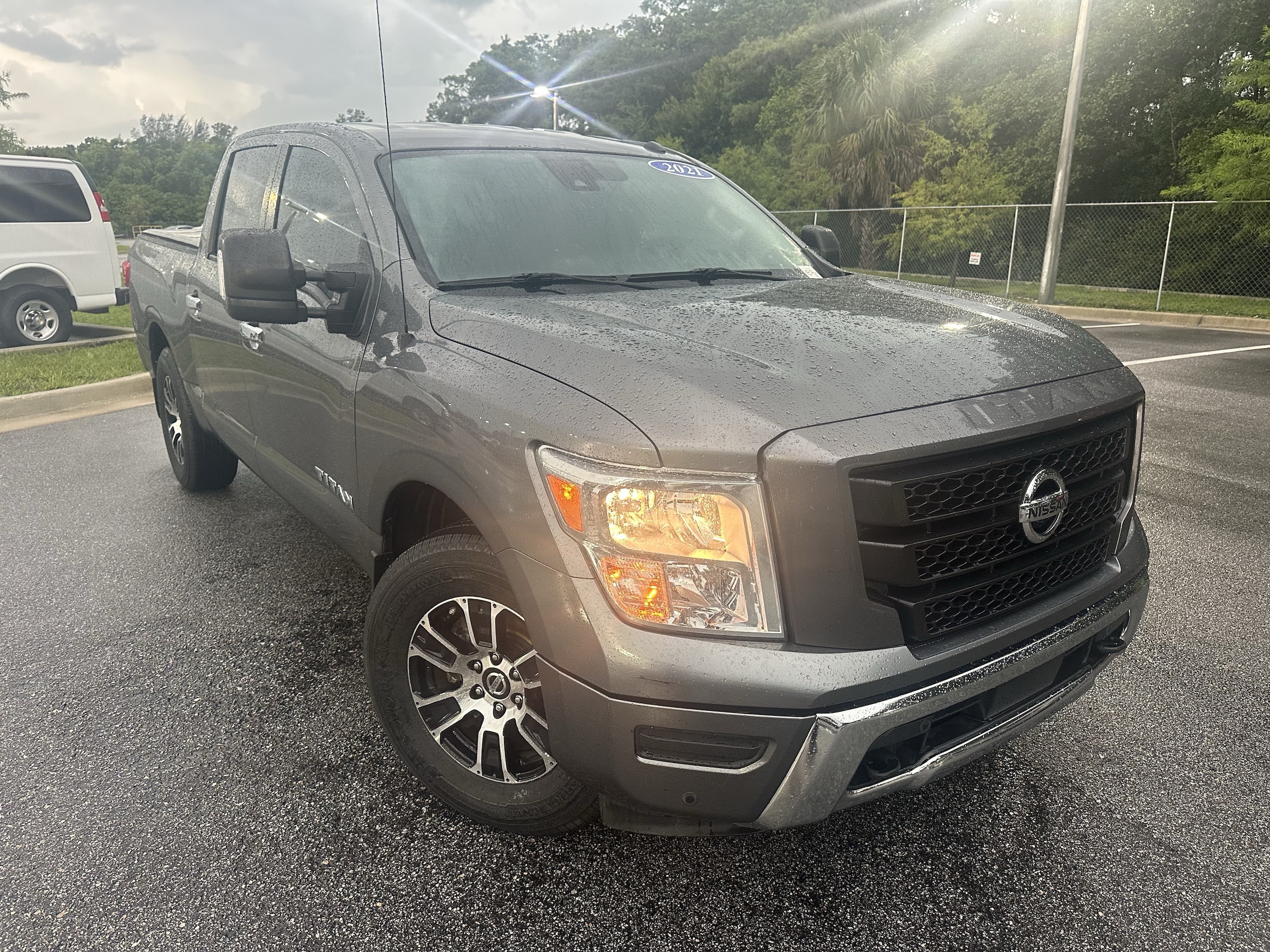 Nissan Titan SV