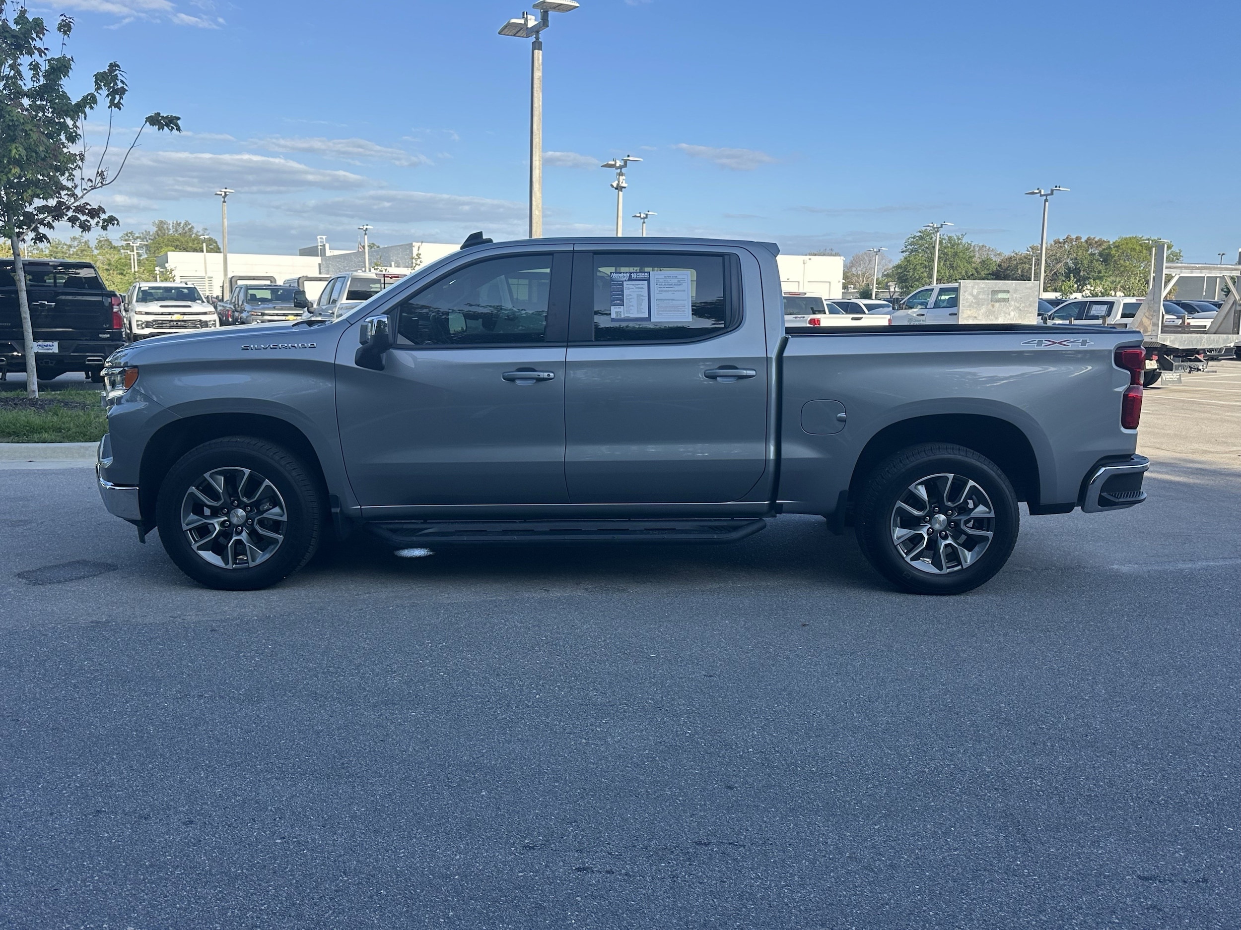 2024 Chevrolet Silverado 1500 LT photo 5