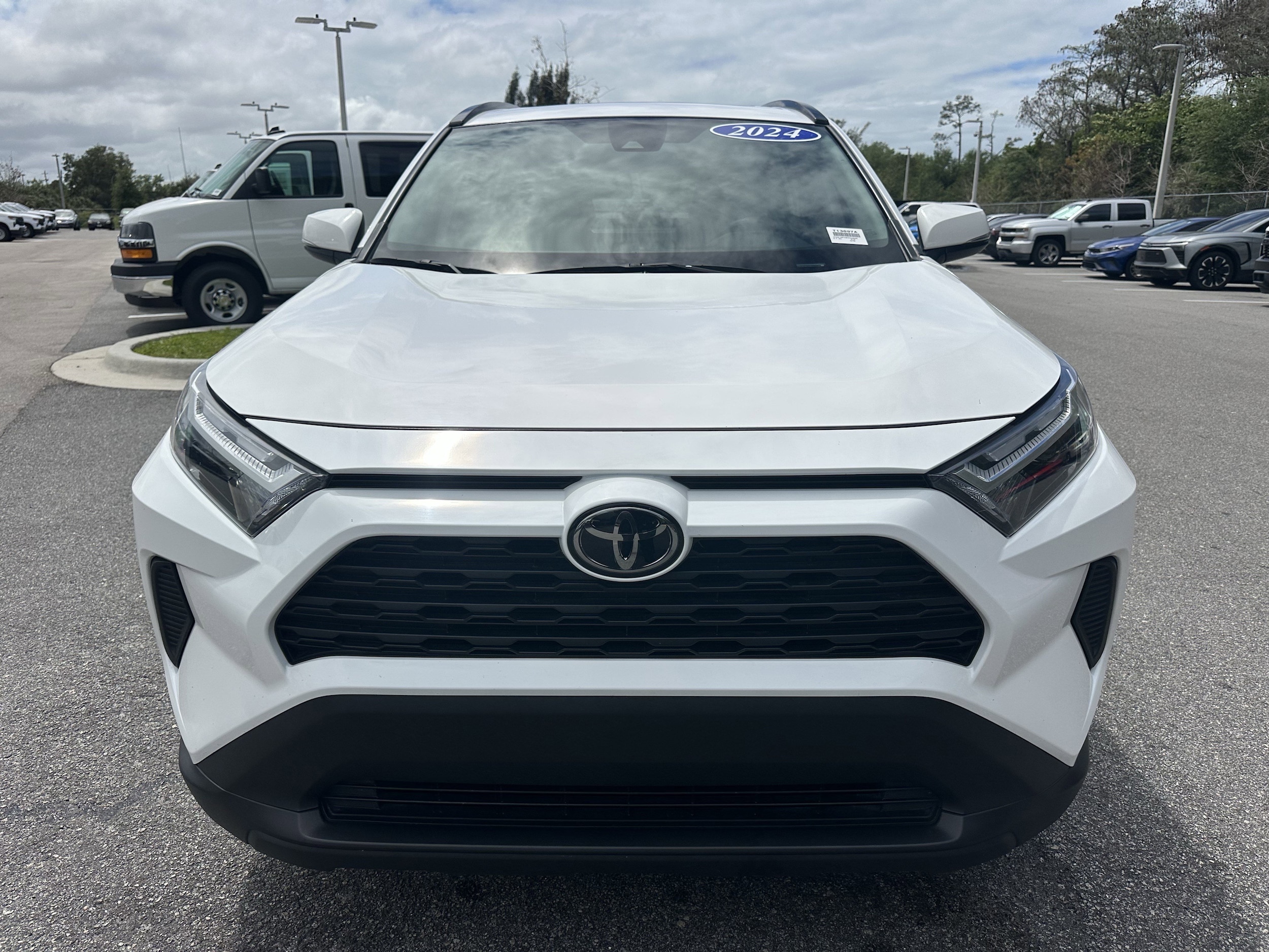 2024 Toyota RAV4 XLE photo 2