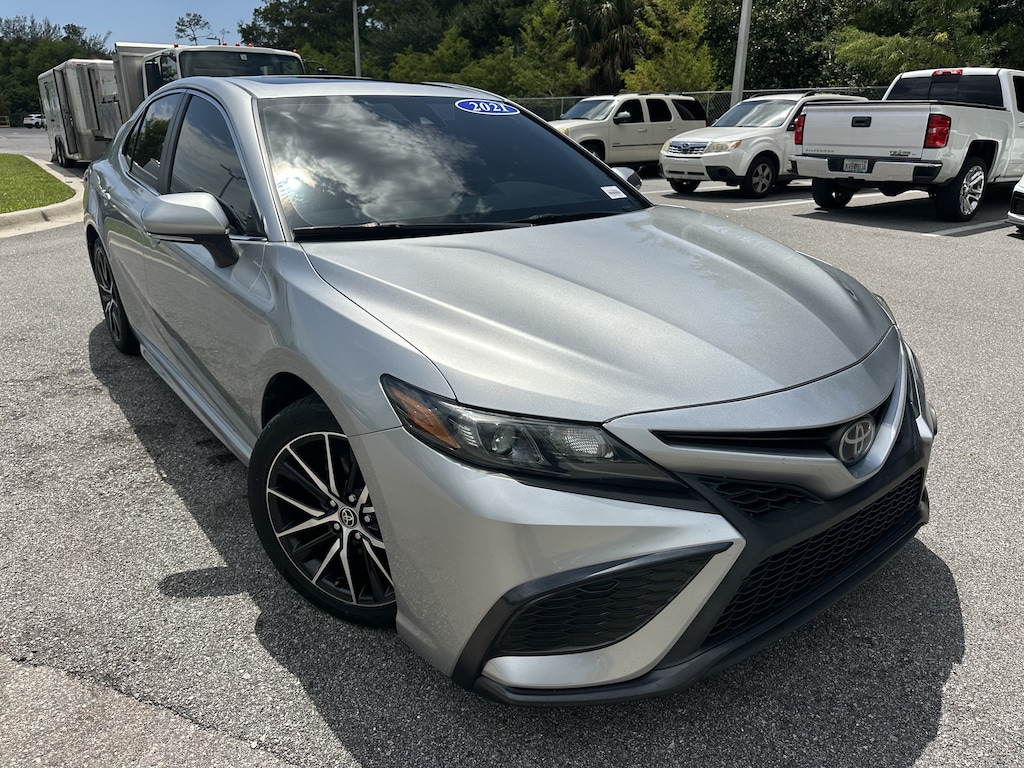 Used 2021 Toyota Camry SE Sedan
