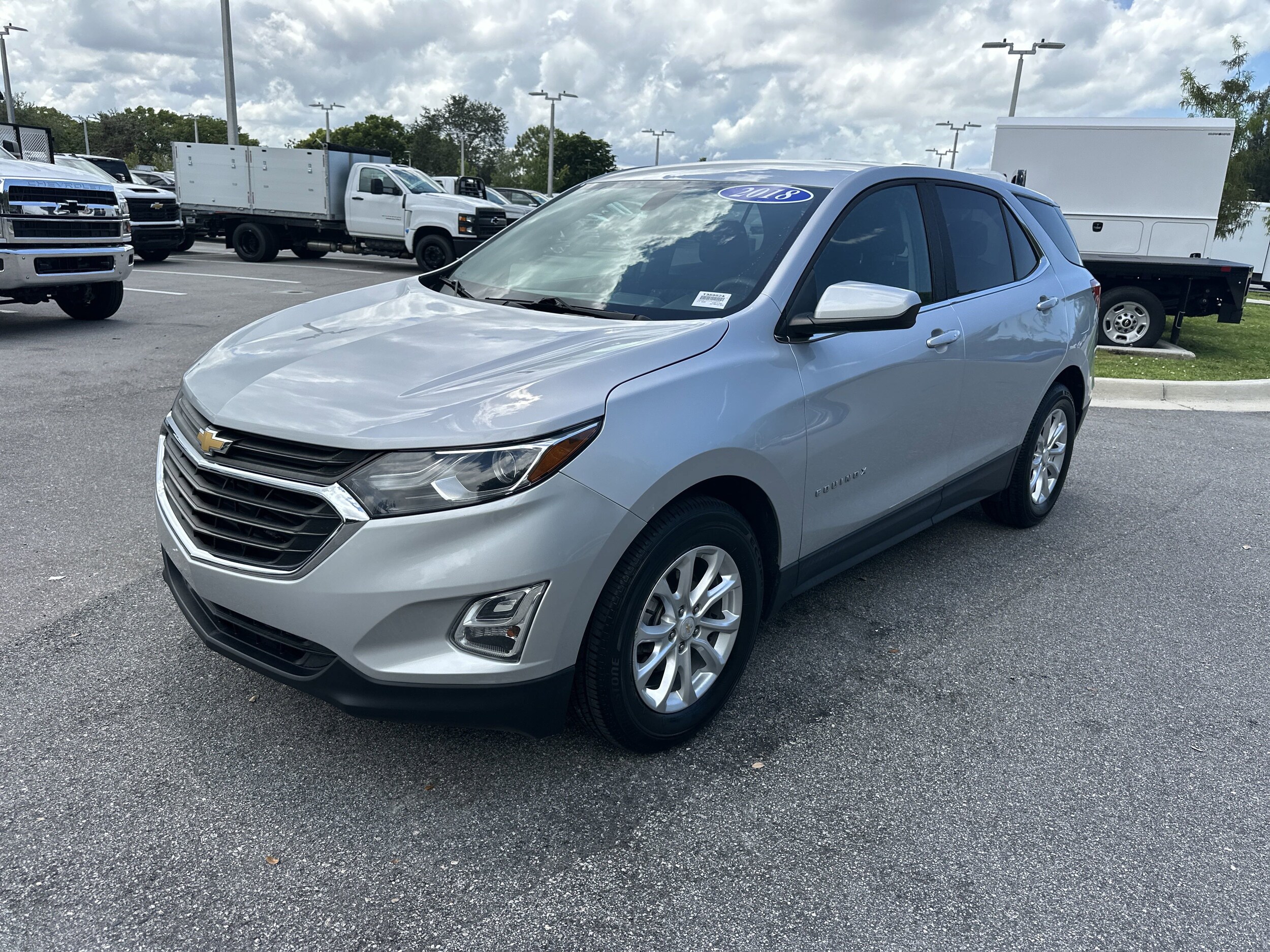2018 Chevrolet Equinox LT photo 3