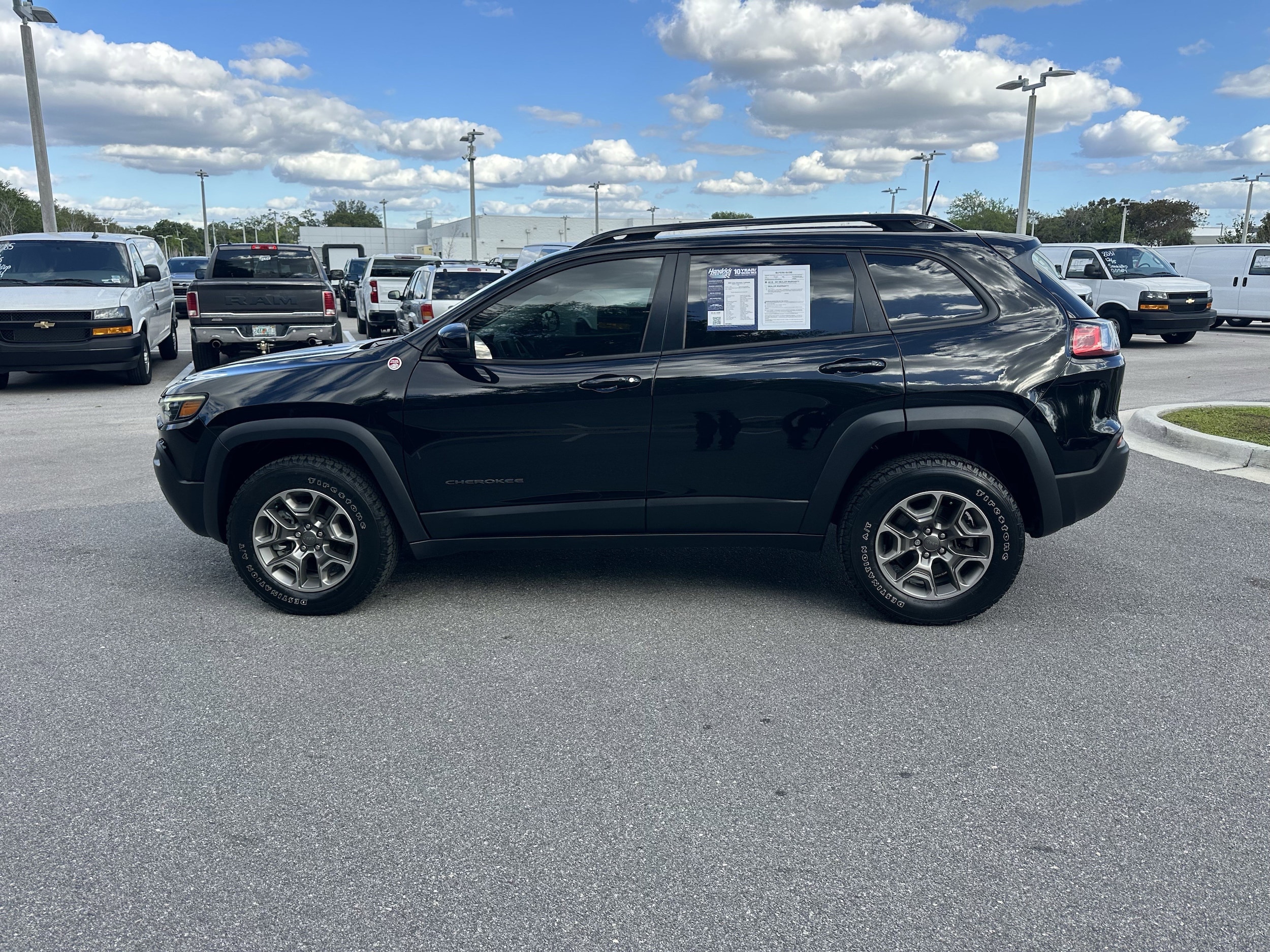 2022 Jeep Cherokee Trailhawk photo 5