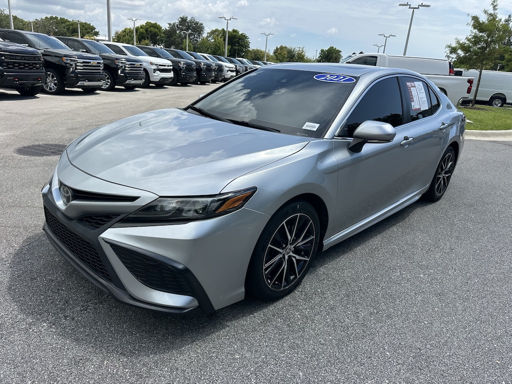 Used 2021 Toyota Camry SE Sedan
