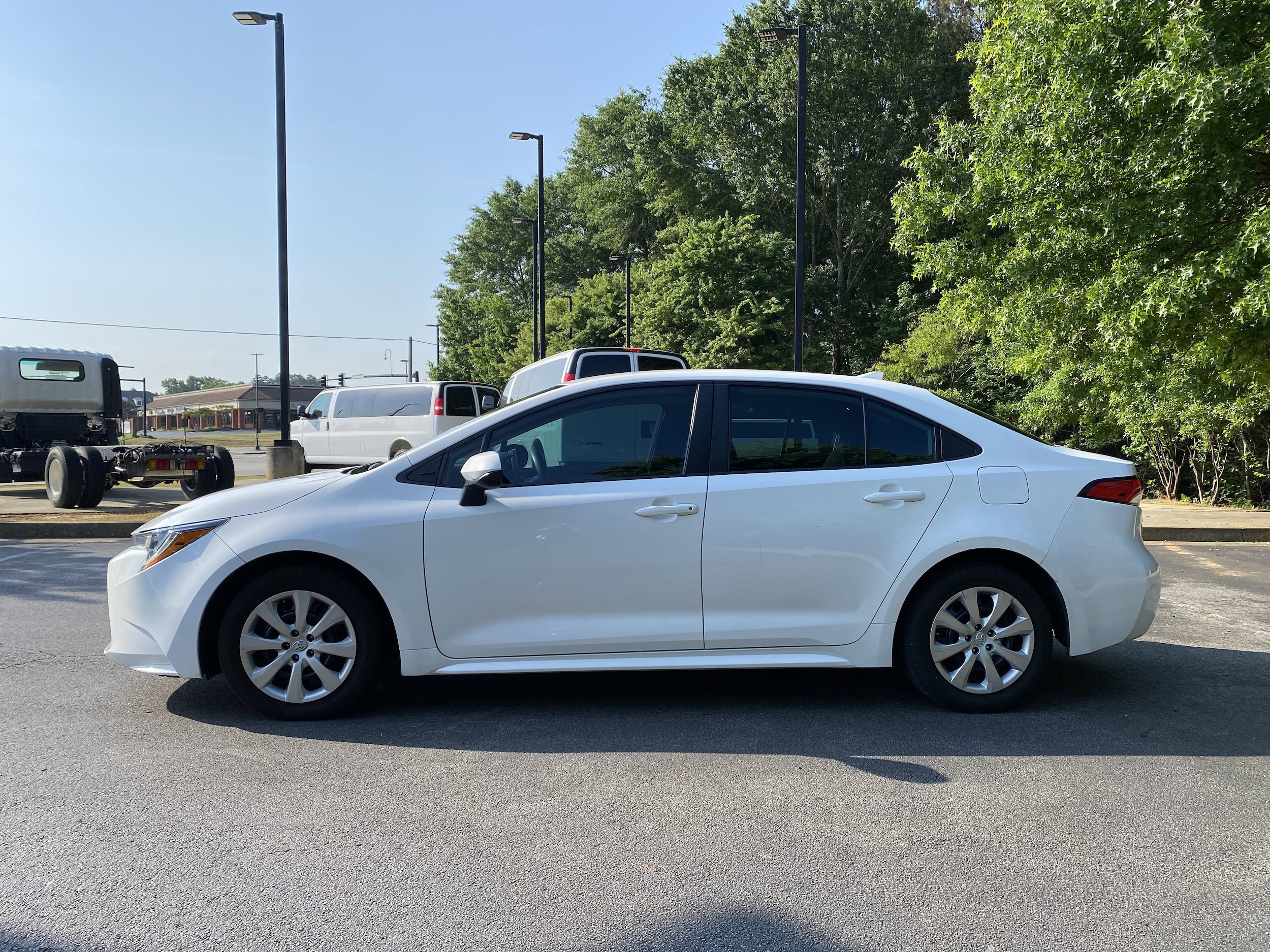 2021 Toyota Corolla LE photo 6