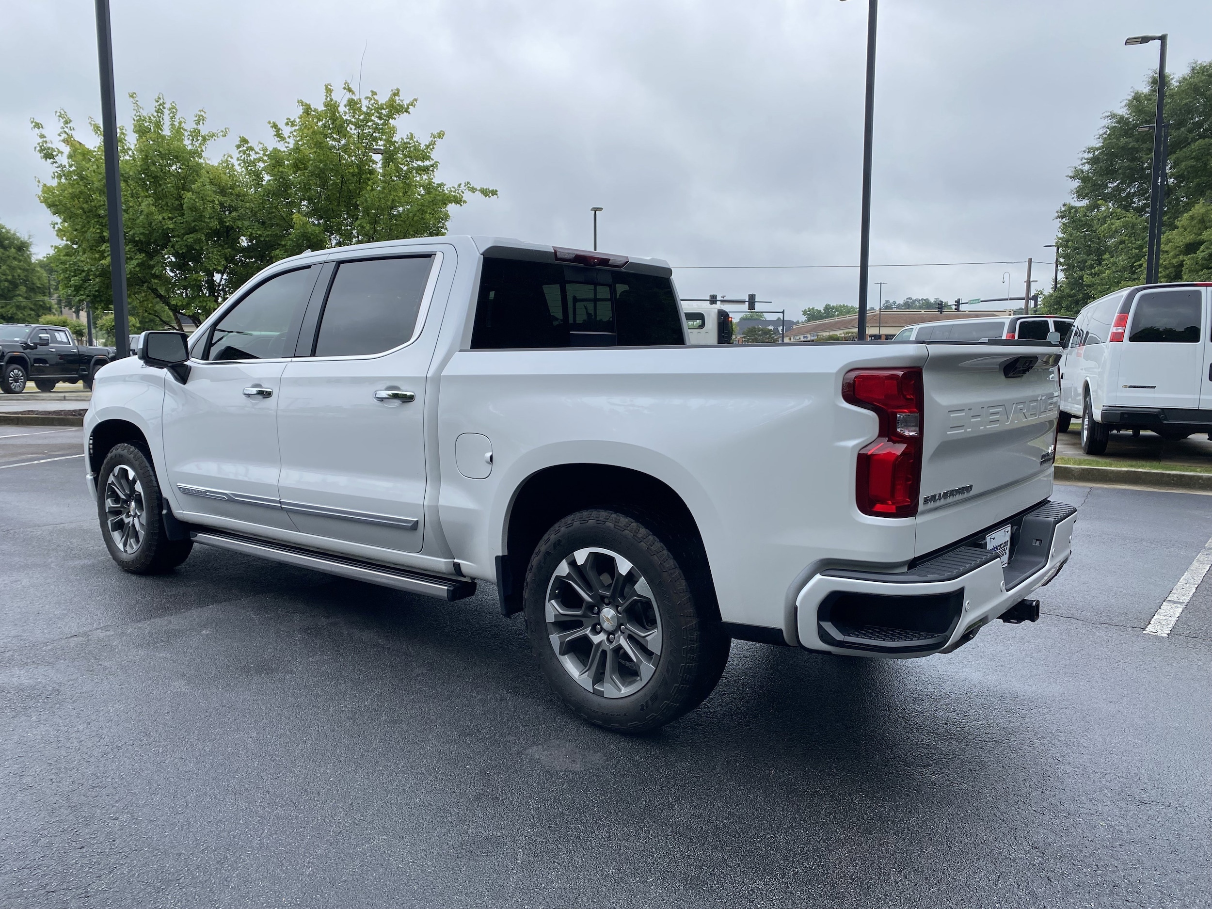 2024 Chevrolet Silverado 1500 High Country photo 6