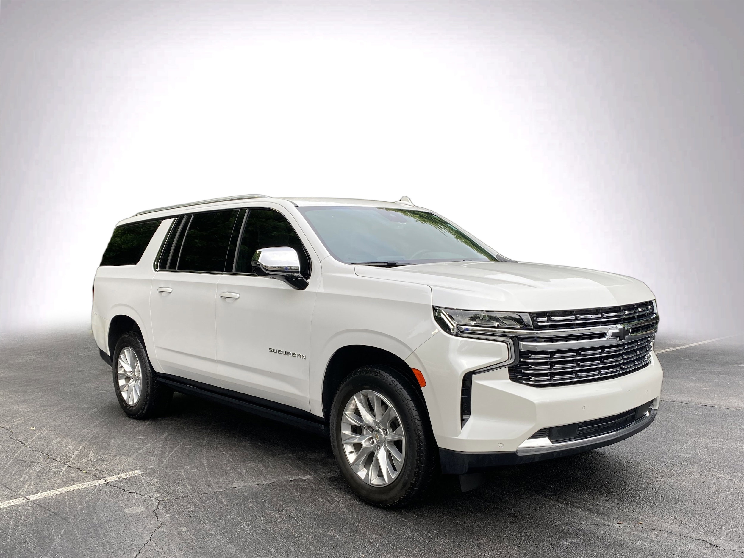2023 Chevrolet Suburban Premier photo 2