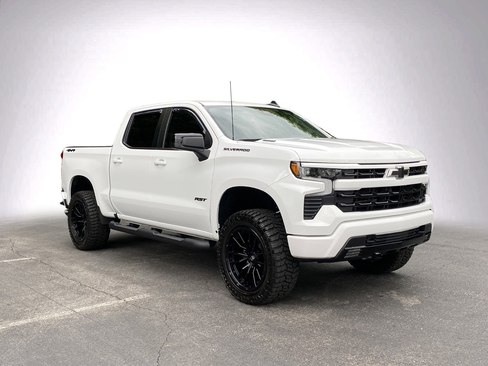 2025 Chevrolet Silverado 1500 RST photo 2