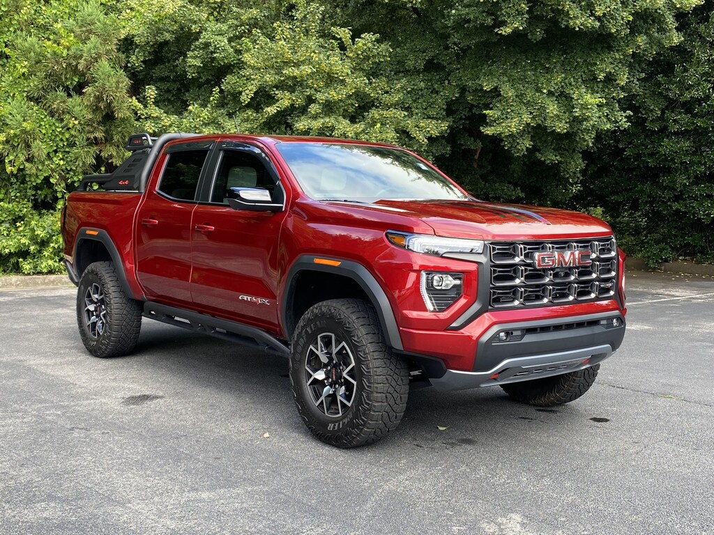 Used 2025 GMC Canyon 4WD AT4 Pickup