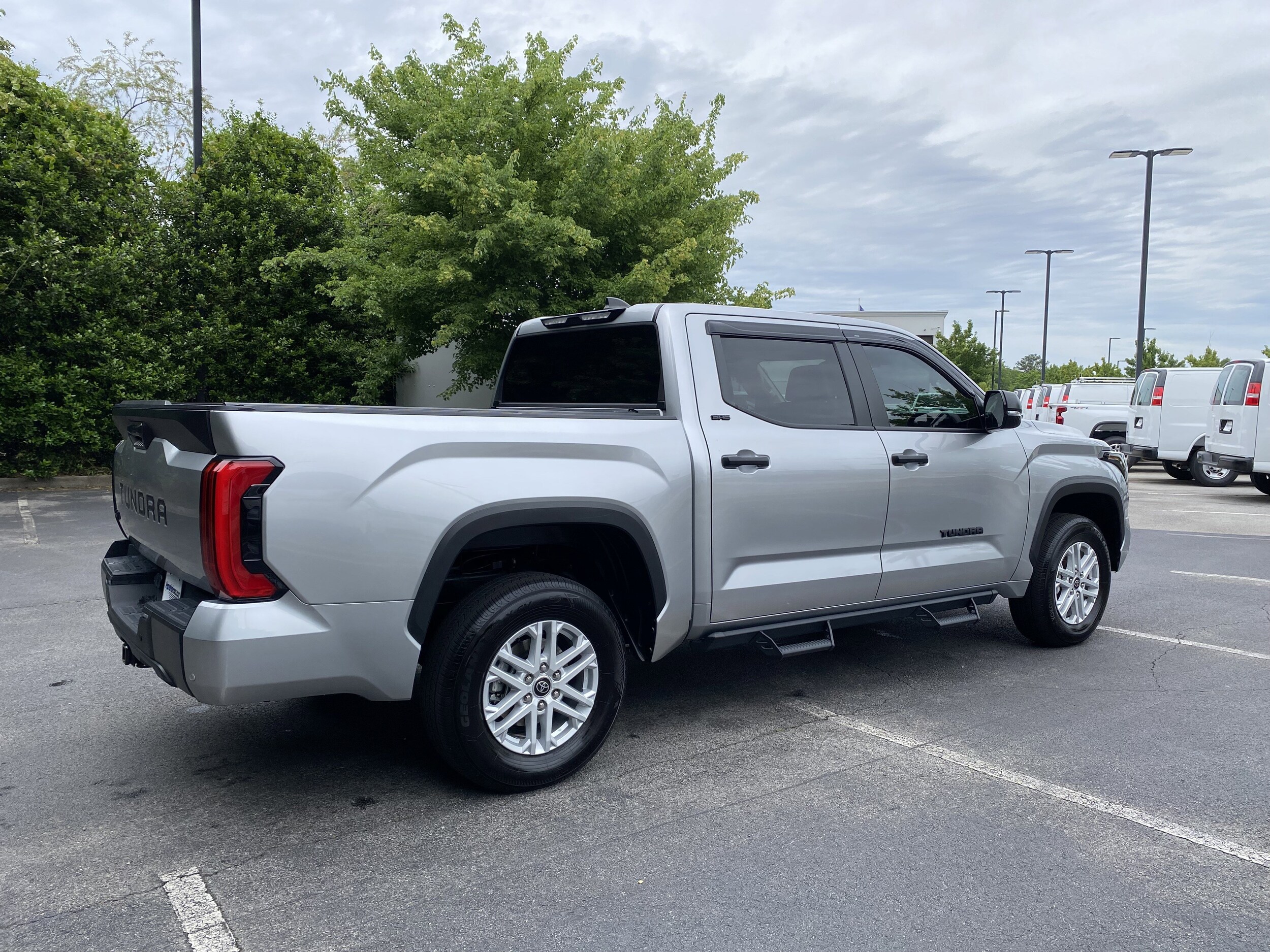2024 Toyota Tundra 4WD SR5 photo 3